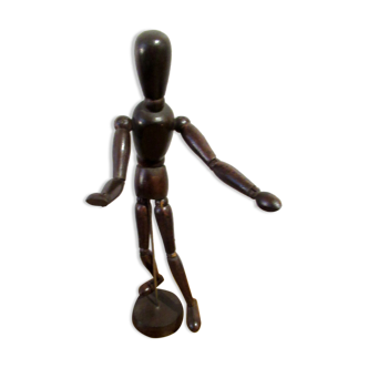Articulated wooden mannequin