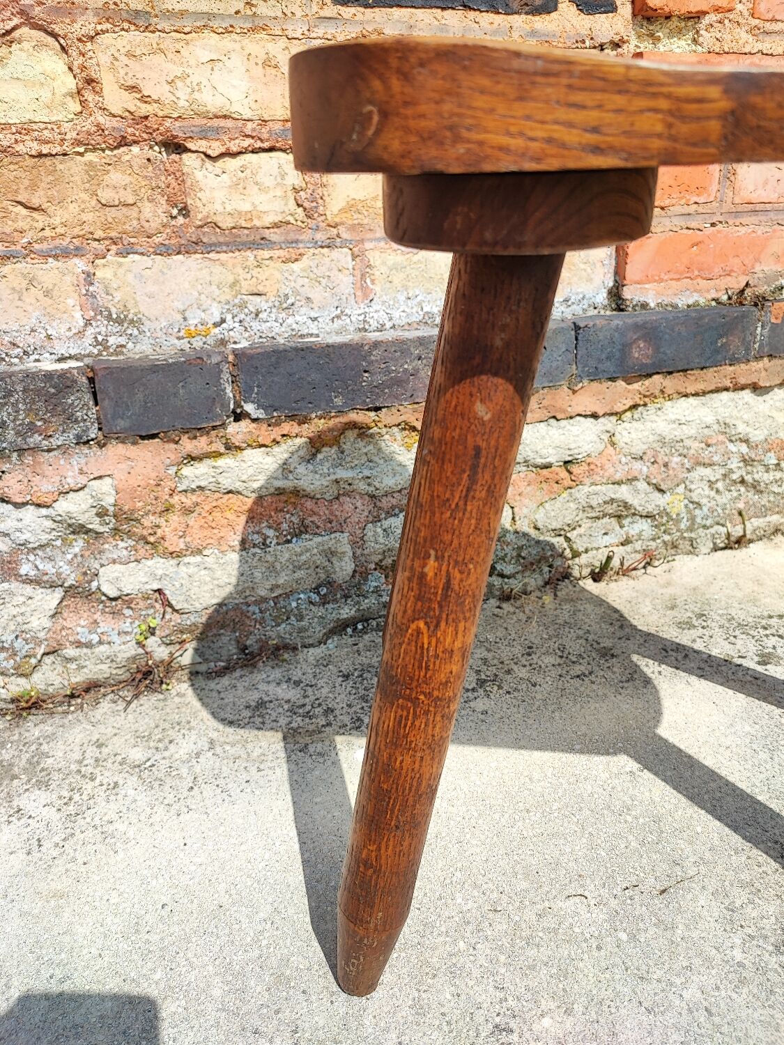 Tabouret rustique en bois massif