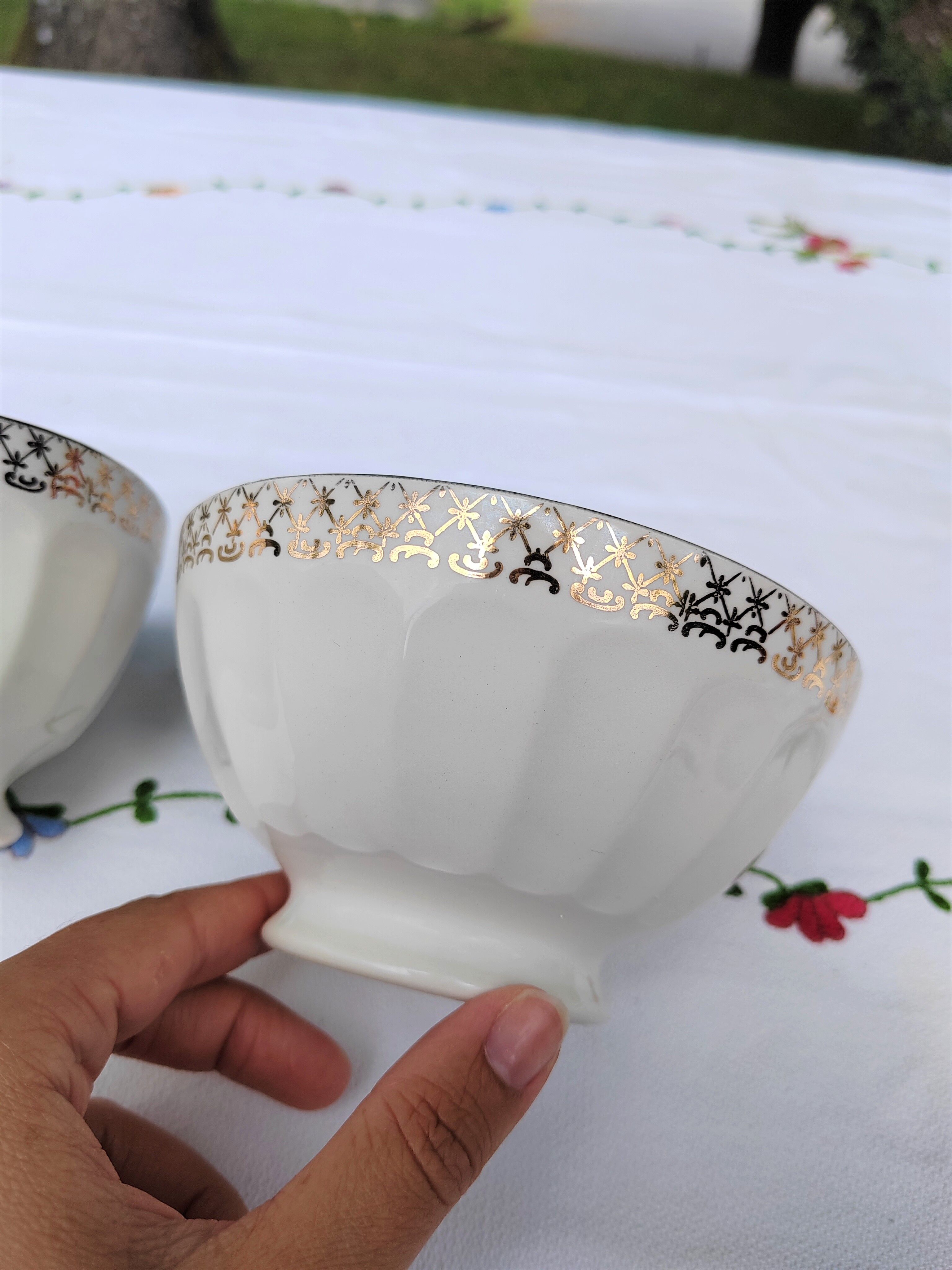 Pair of porcelain bowls
