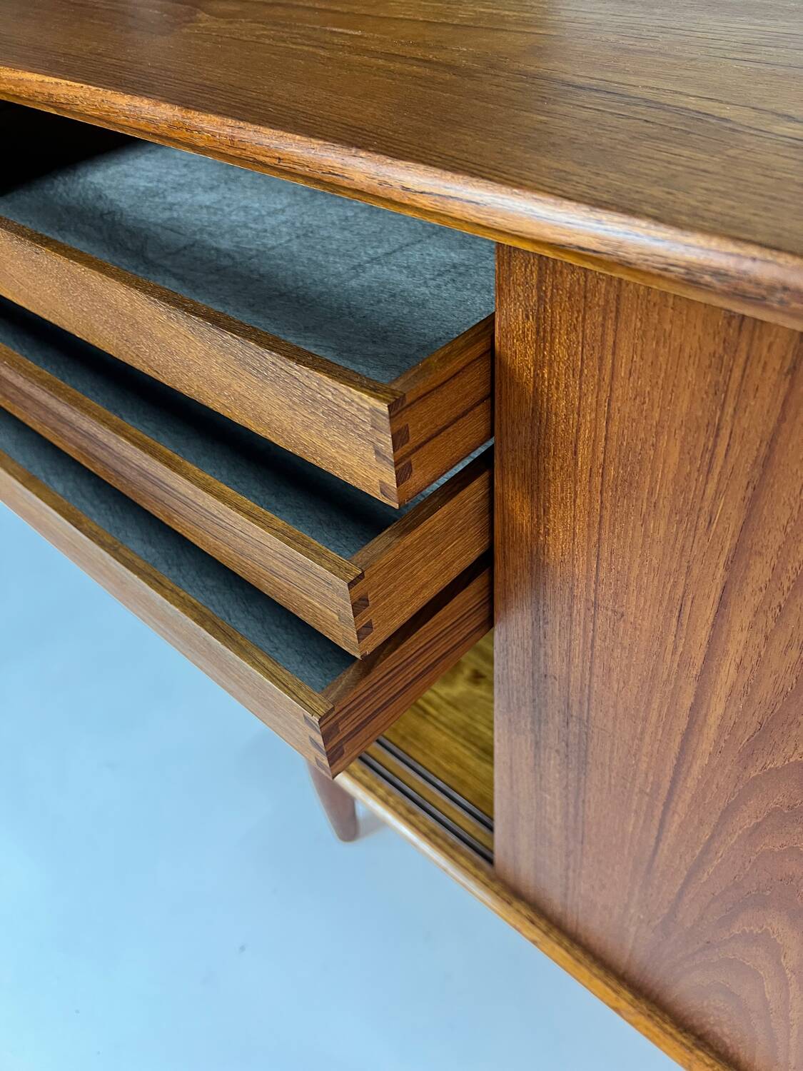 Buffet en teck Axel Christensen ACO design danois vintage des années 60