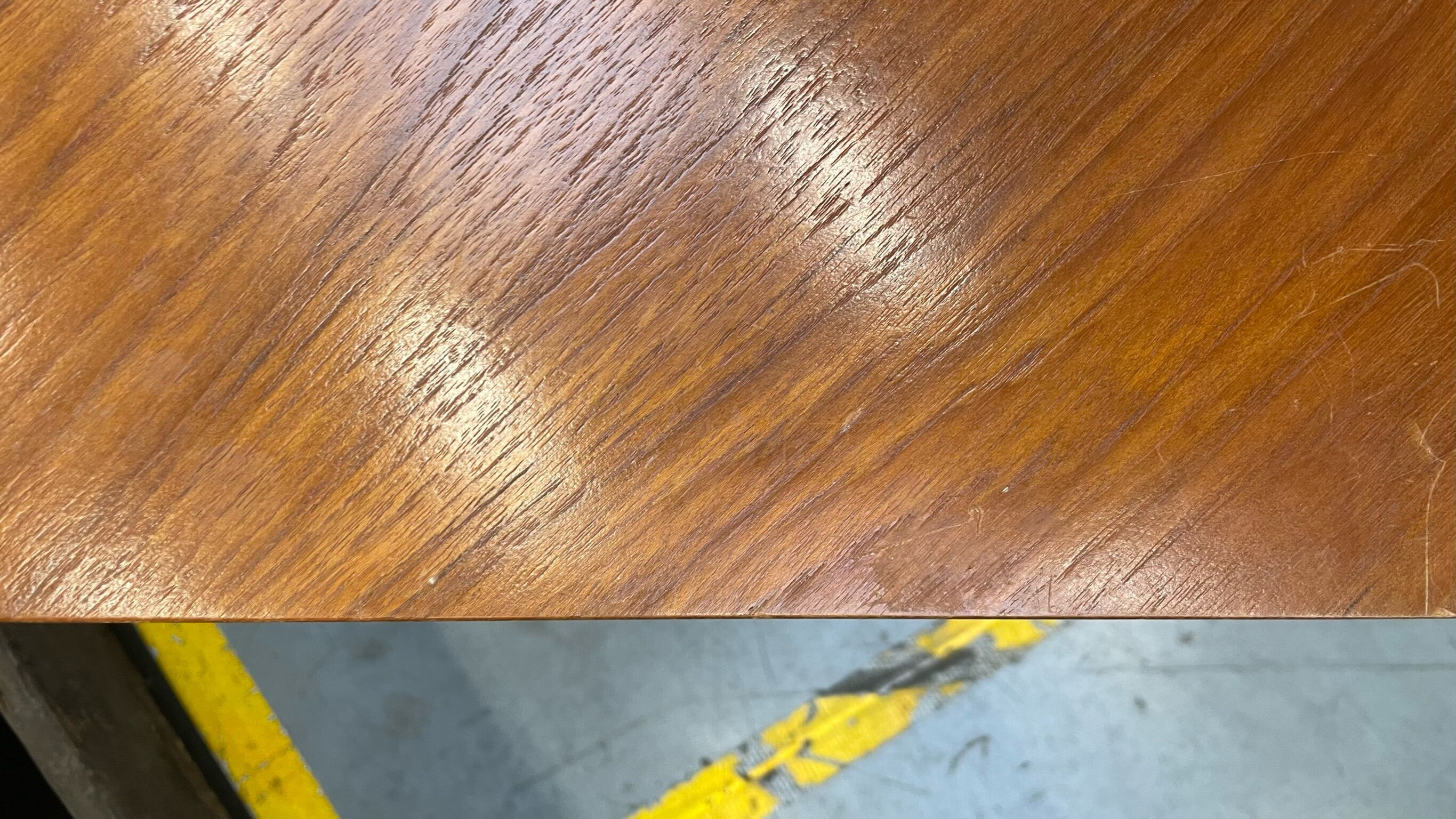 Corner cabinet