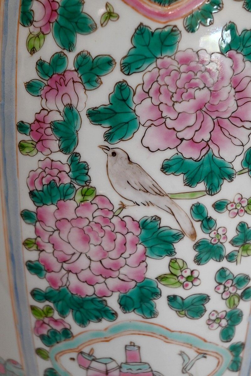 Porcelain vase, China – XXth