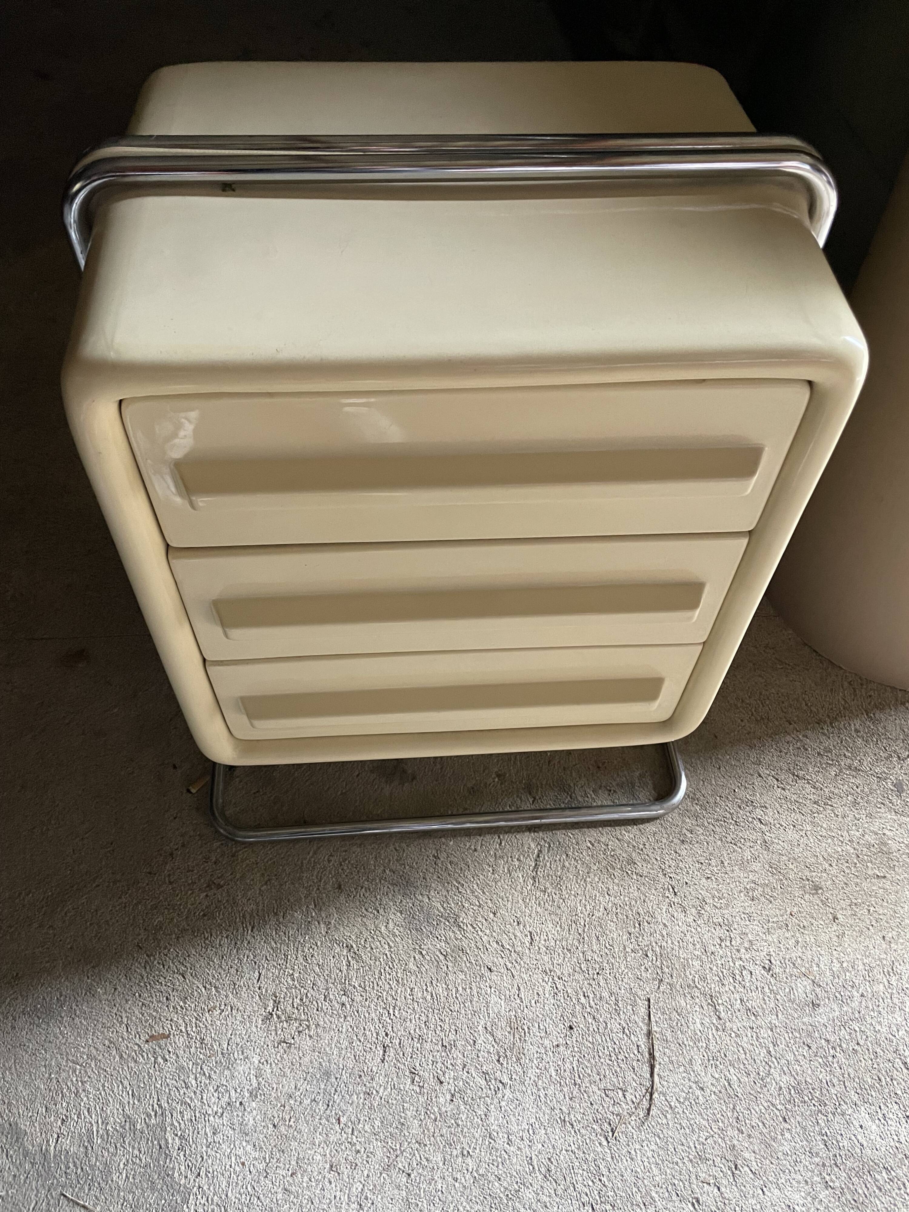 Commode en plastique space age 1970