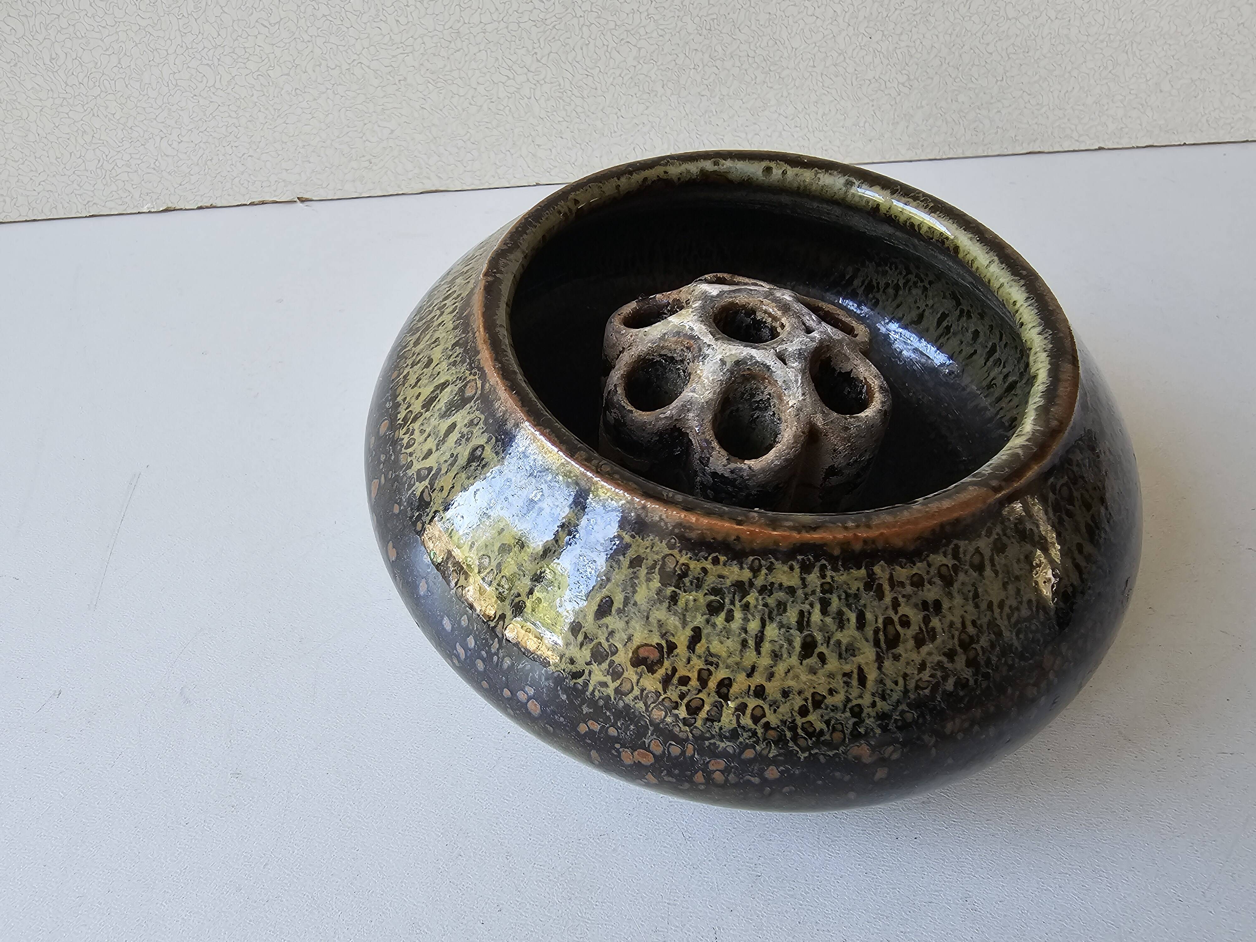 Ceramic flower vase signed gérald pott (diameter 13cm)
