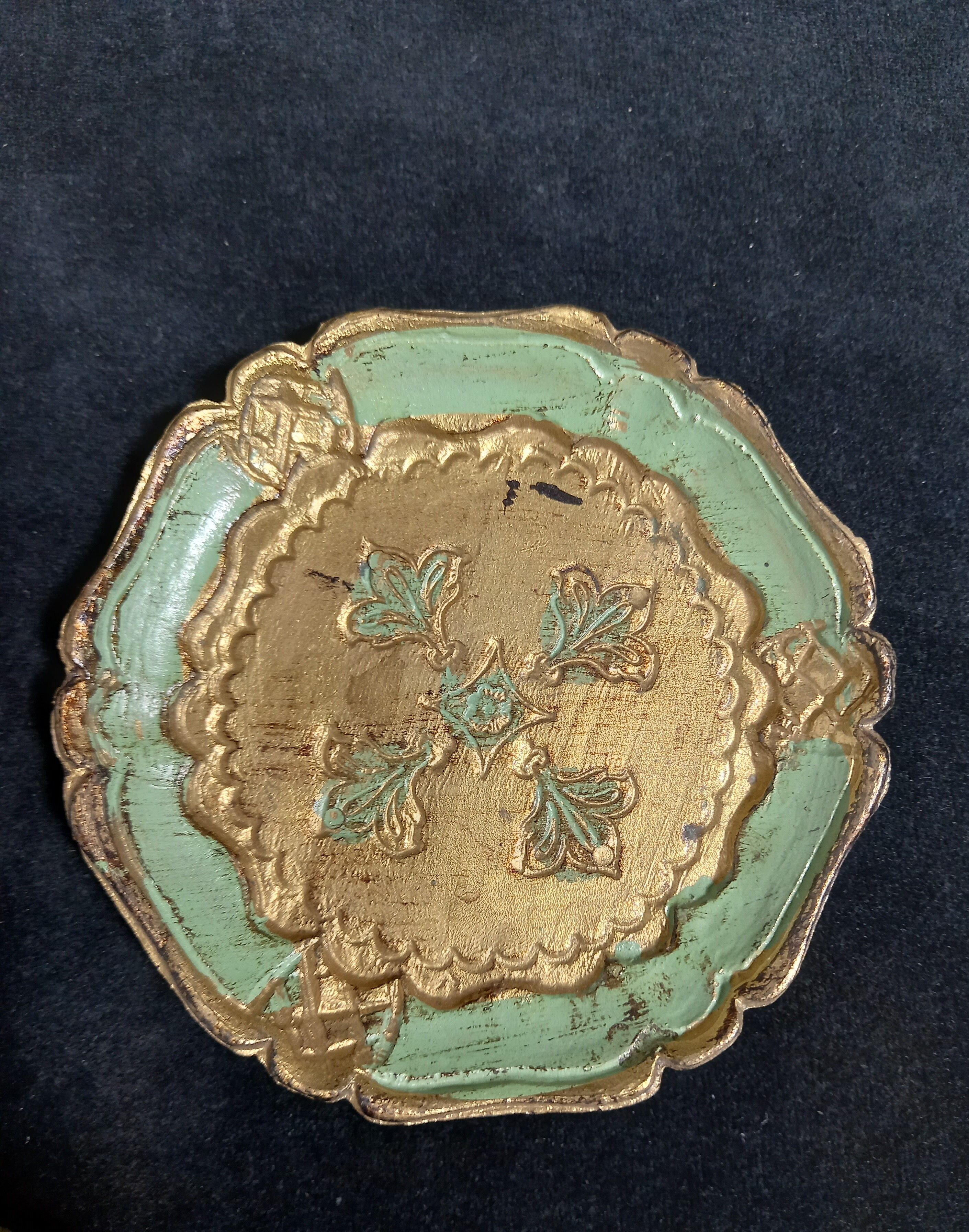 Five florentine gilded wooden coasters