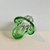 Vase en verre vert du milieu du siècle années 1960