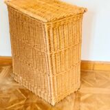 Wicker laundry chest