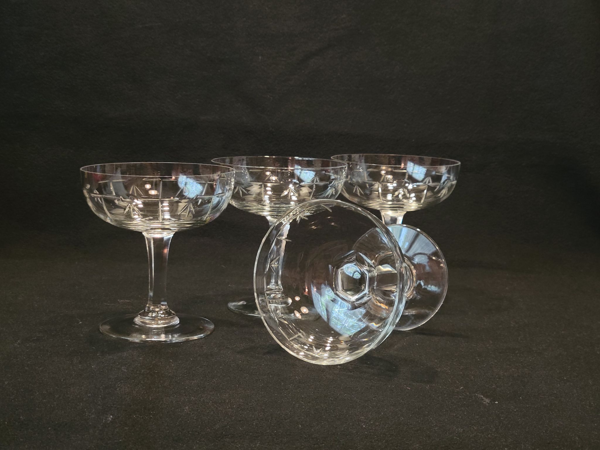 4 Antique Champagne Glasses In Engraved Crystalline
