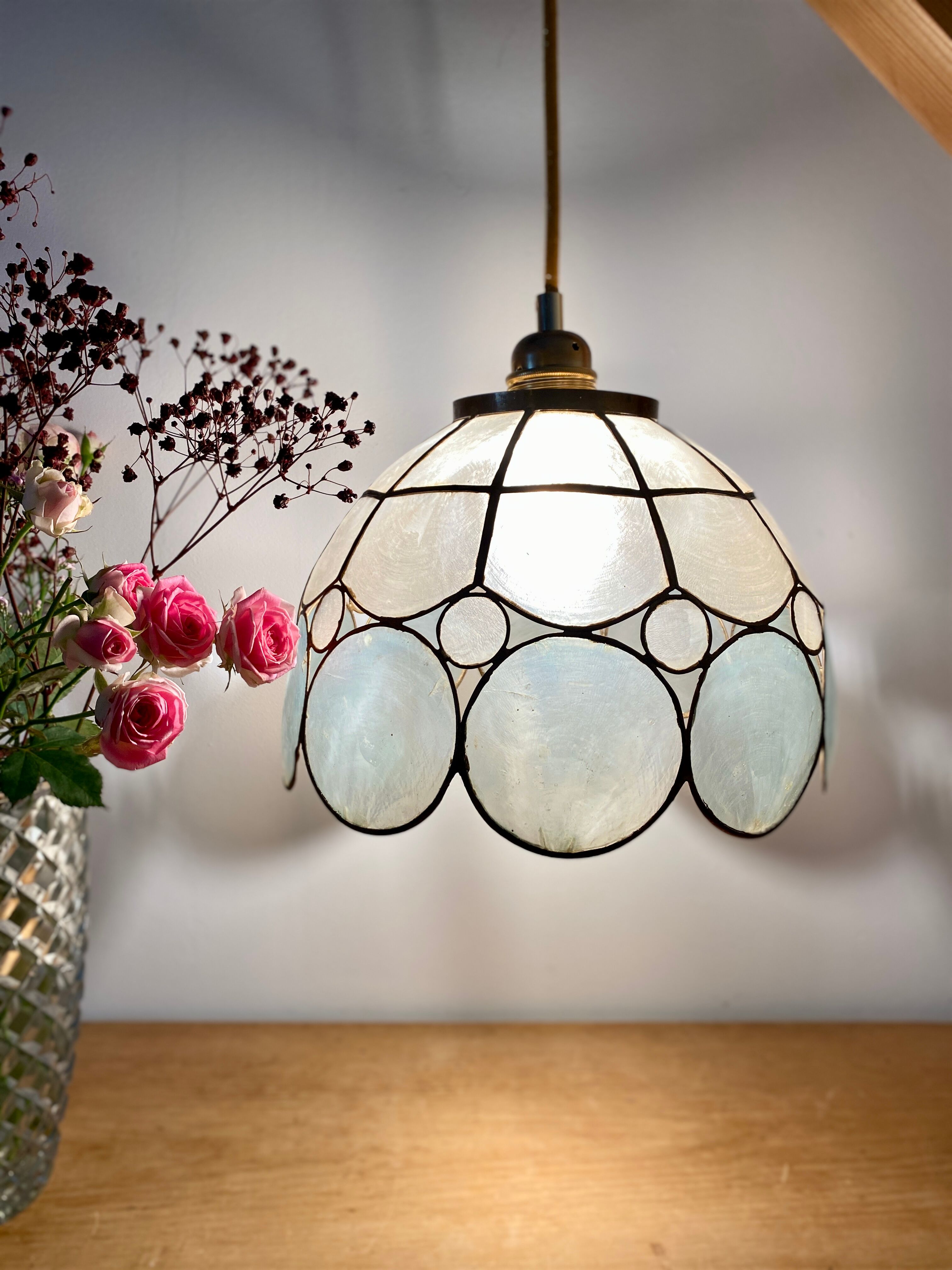 Vintage lampshade suspension in mother-of-pearl and brass