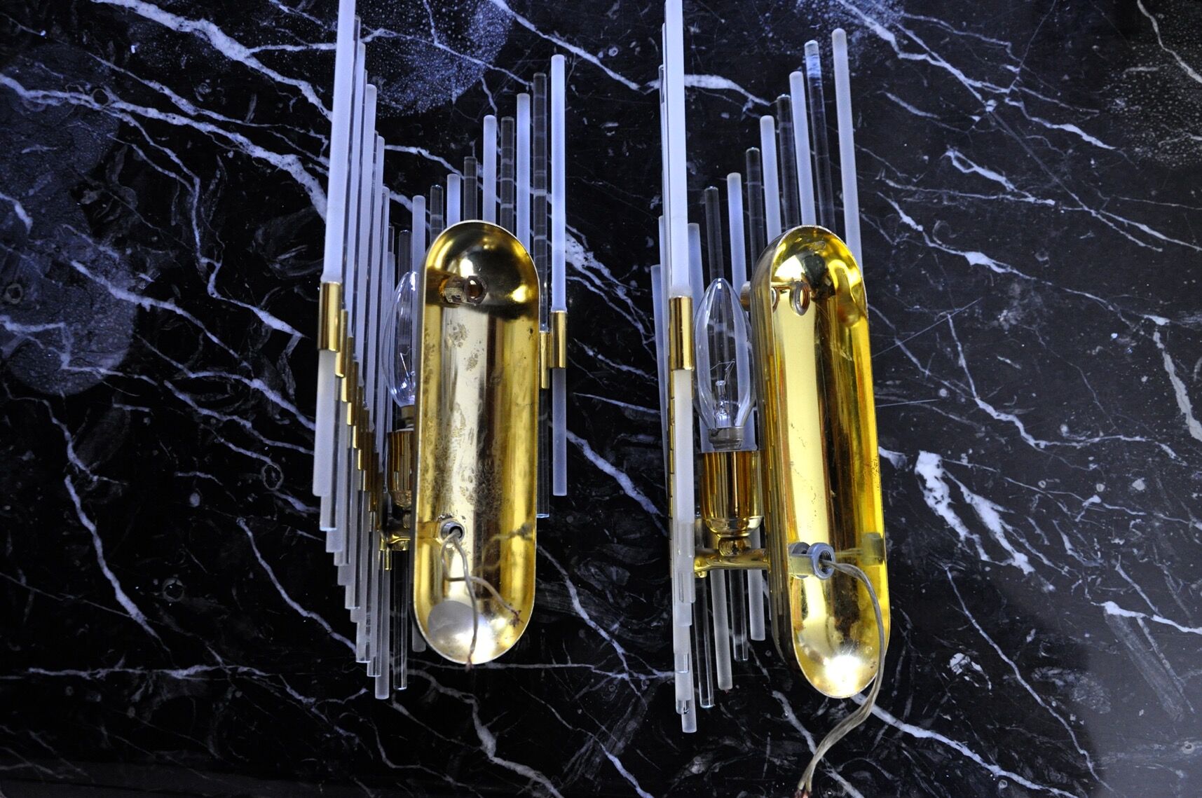 Pair of Venini gold wall lamps, Murano, tubular glasses, Italy, 1970