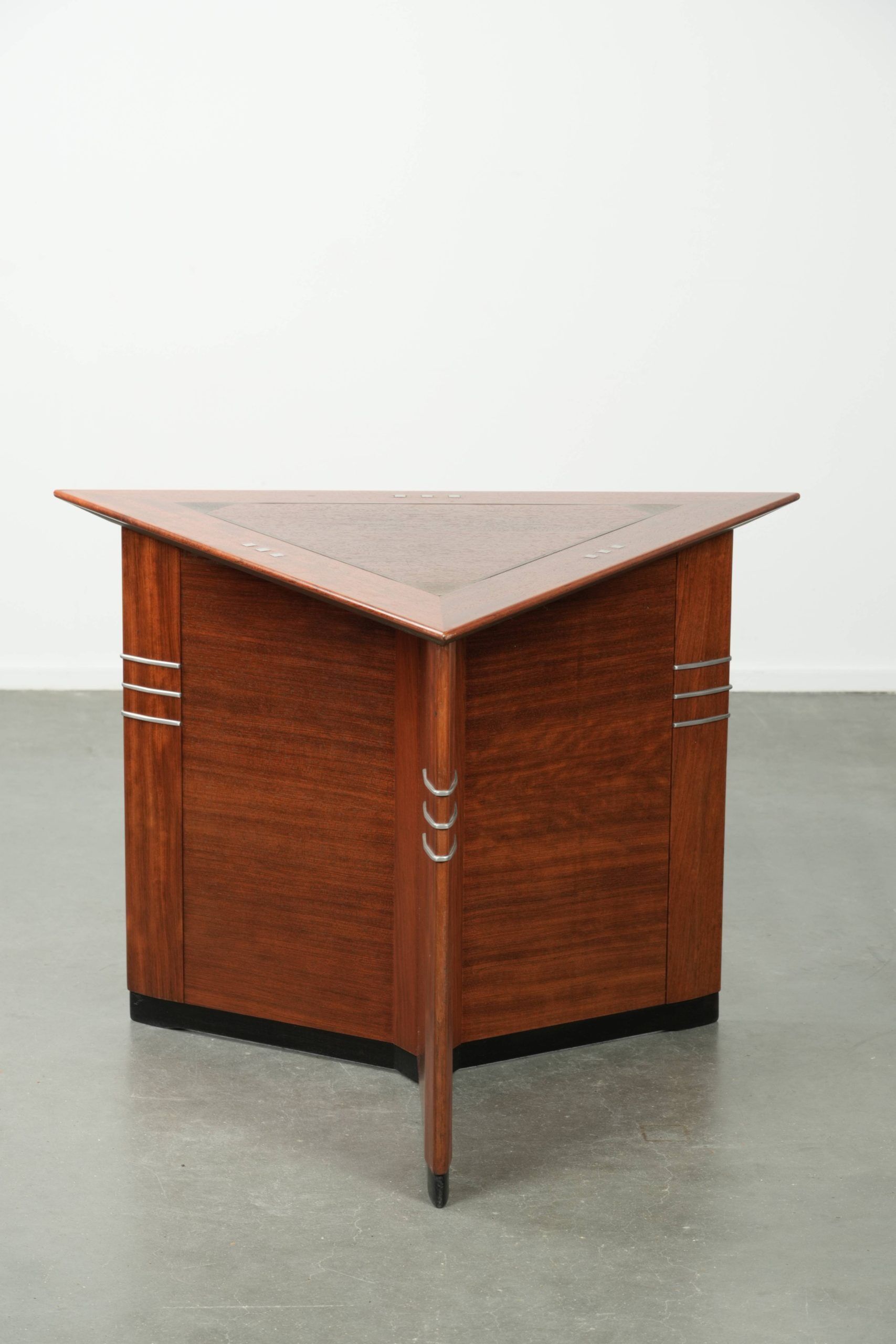 Luxury Art Deco design side/coffee table in triangular shape