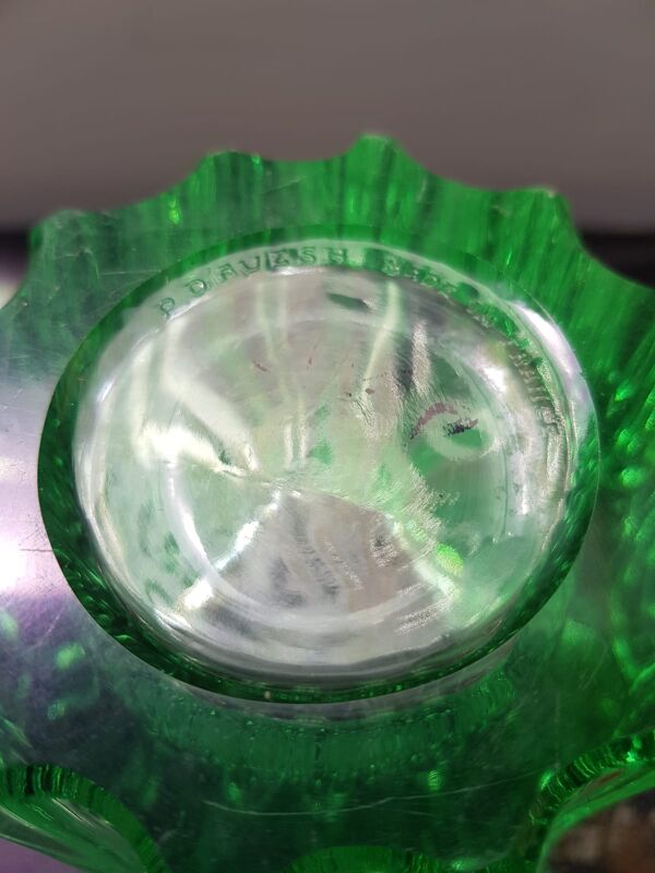 Ancien vase p d’avesn verre vert uranium made in france vintage