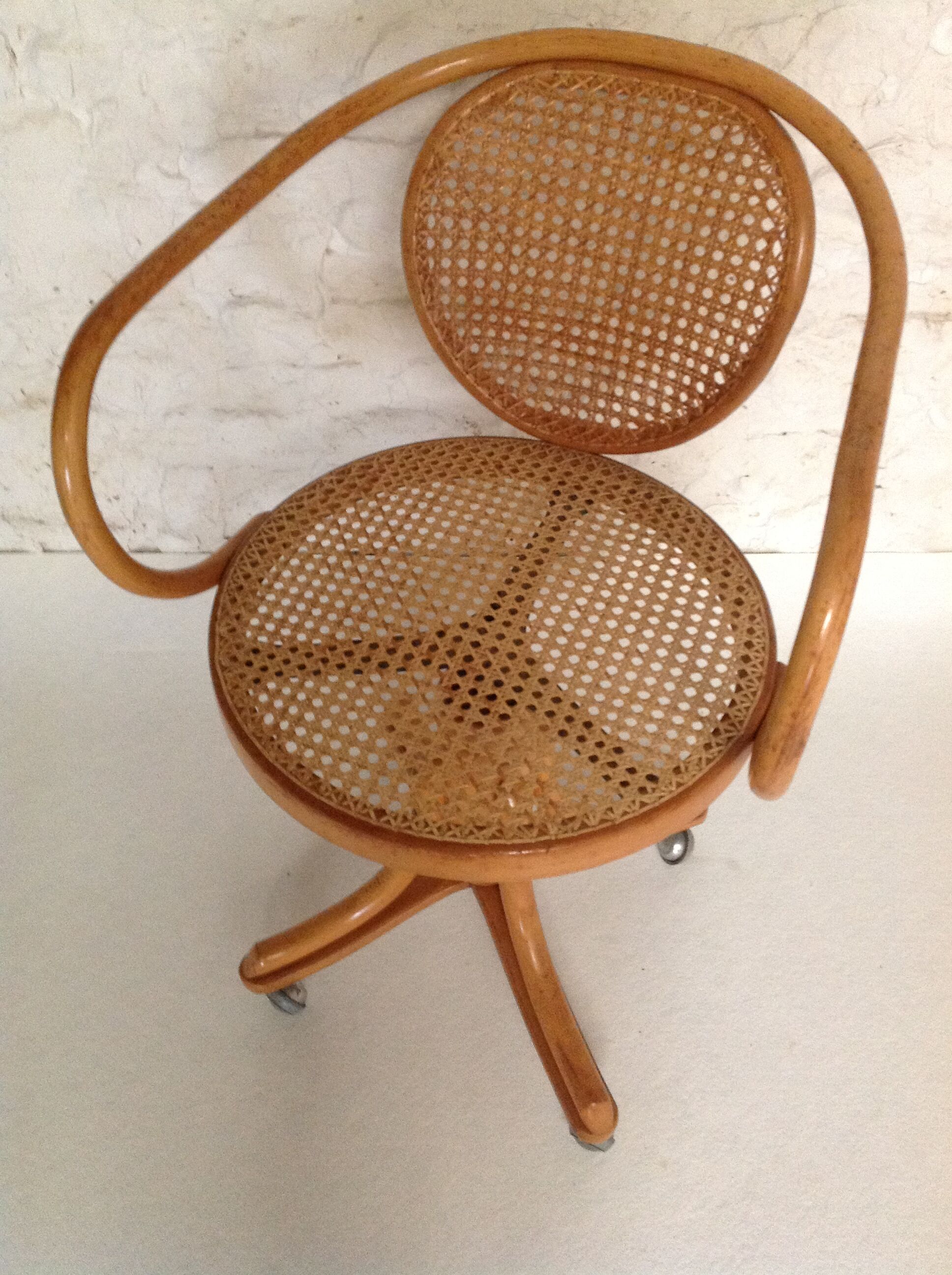 Fauteuil pivotant Thonet bois courbé