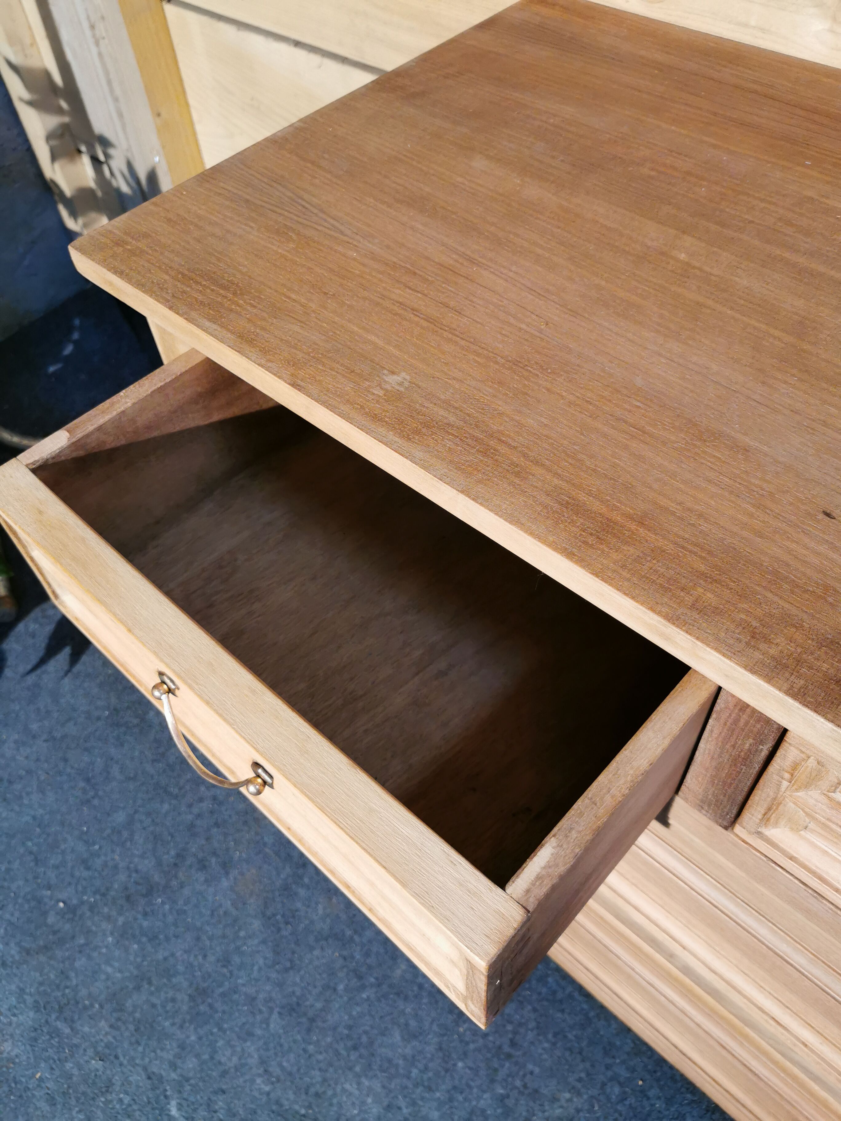 Oak chest of drawers