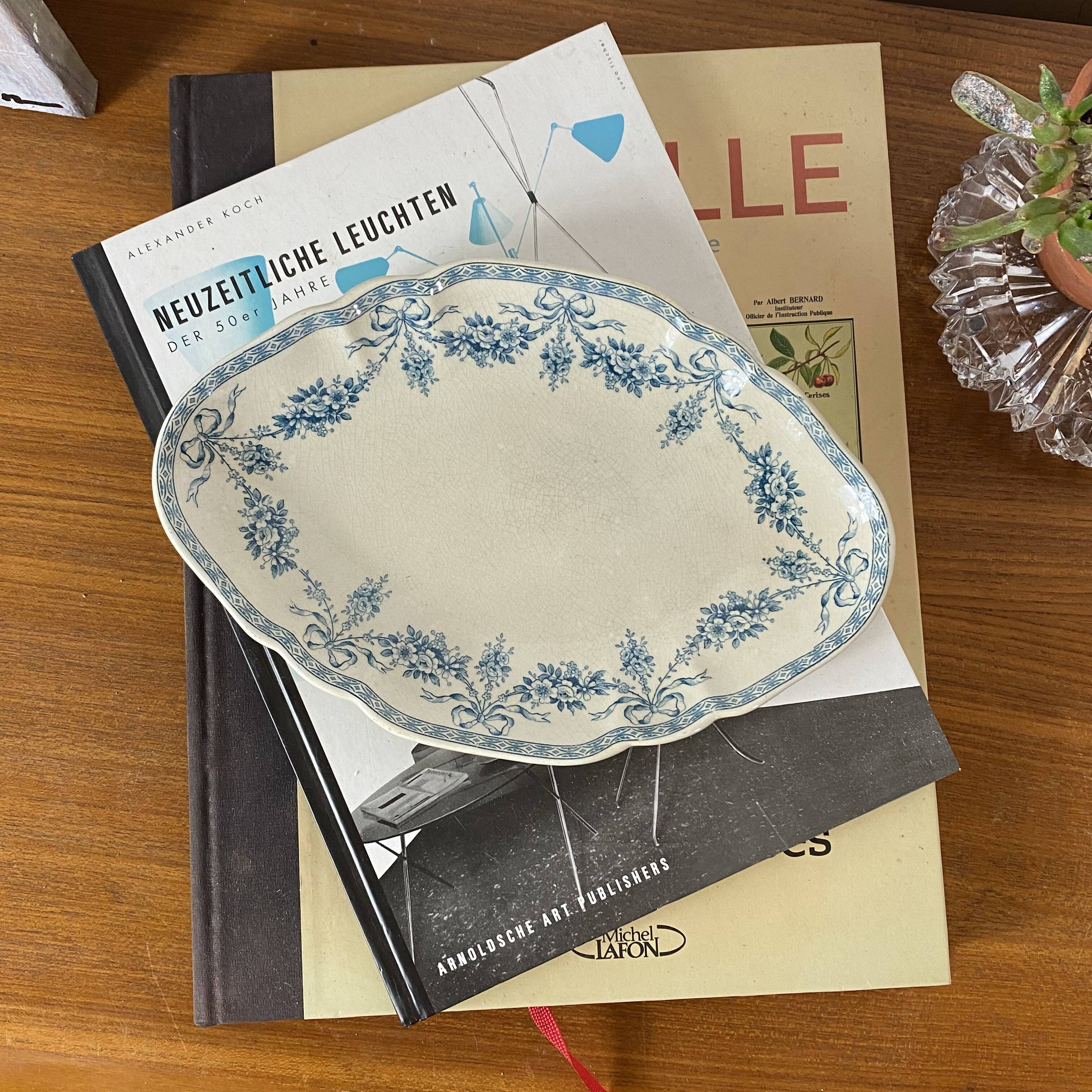 Small iron earth dish Emile Bourgeois blue flower garland pattern