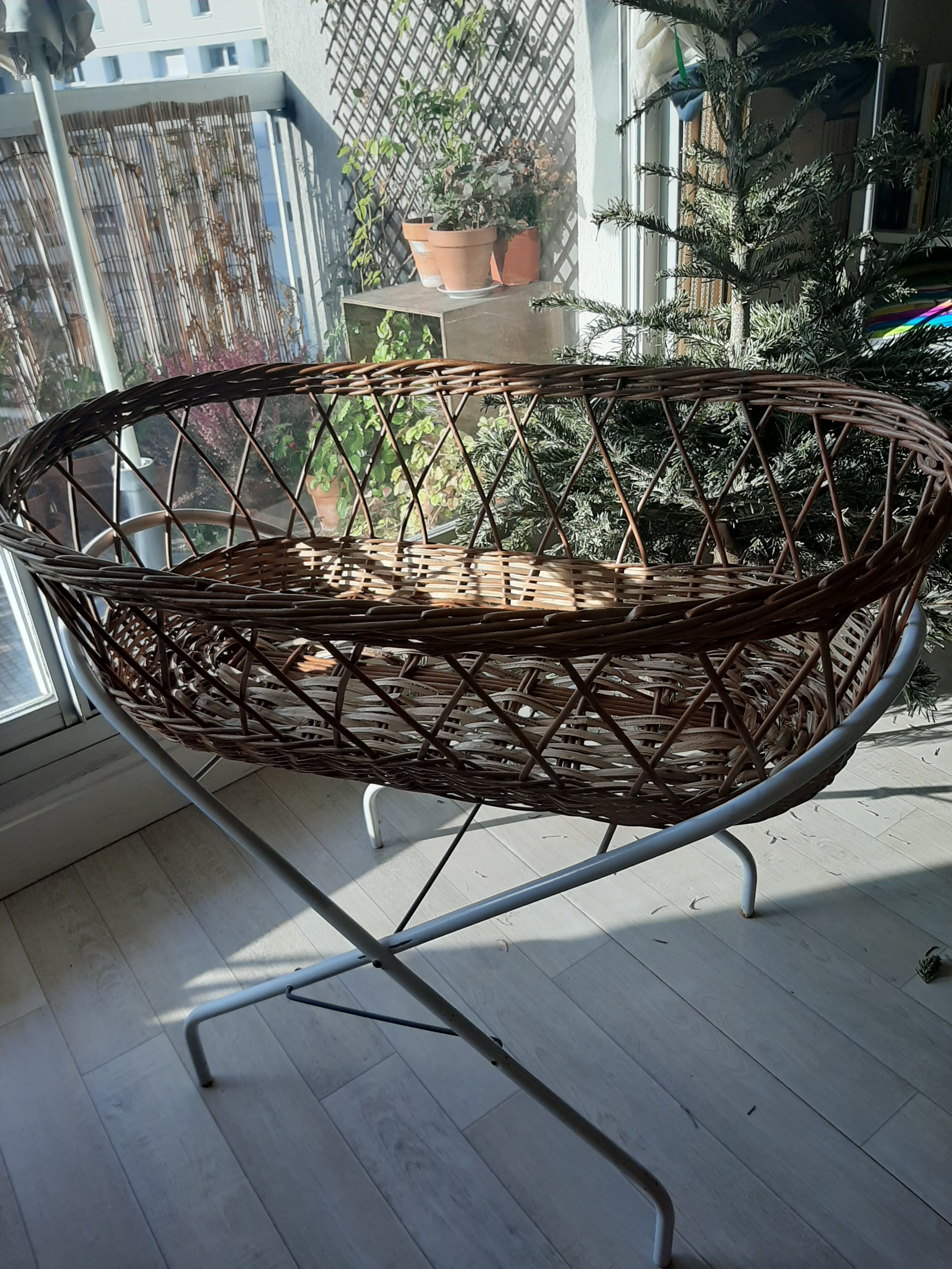 Rattan baby bassinet + stand