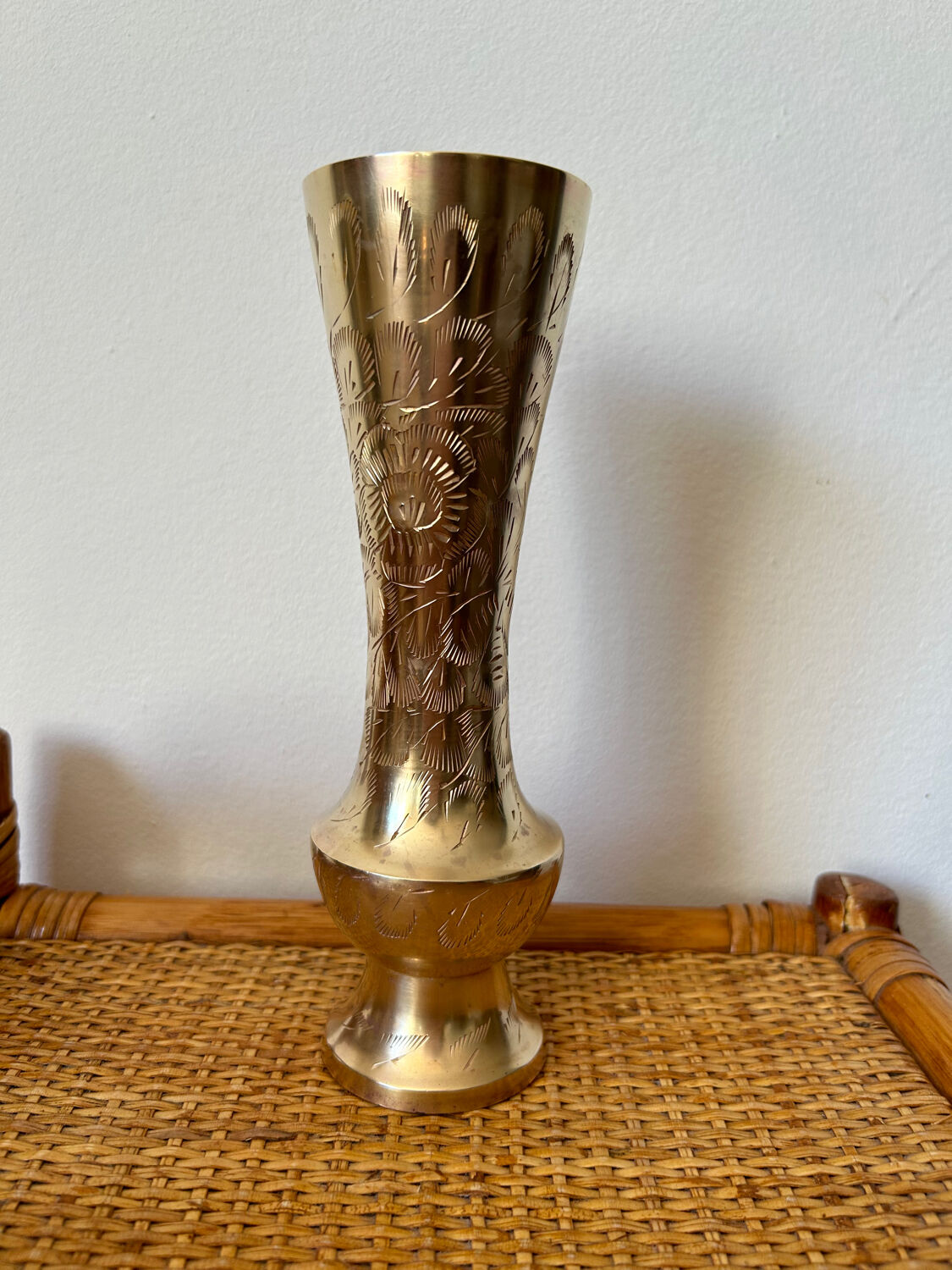 Vase en laiton doré gravé Indien