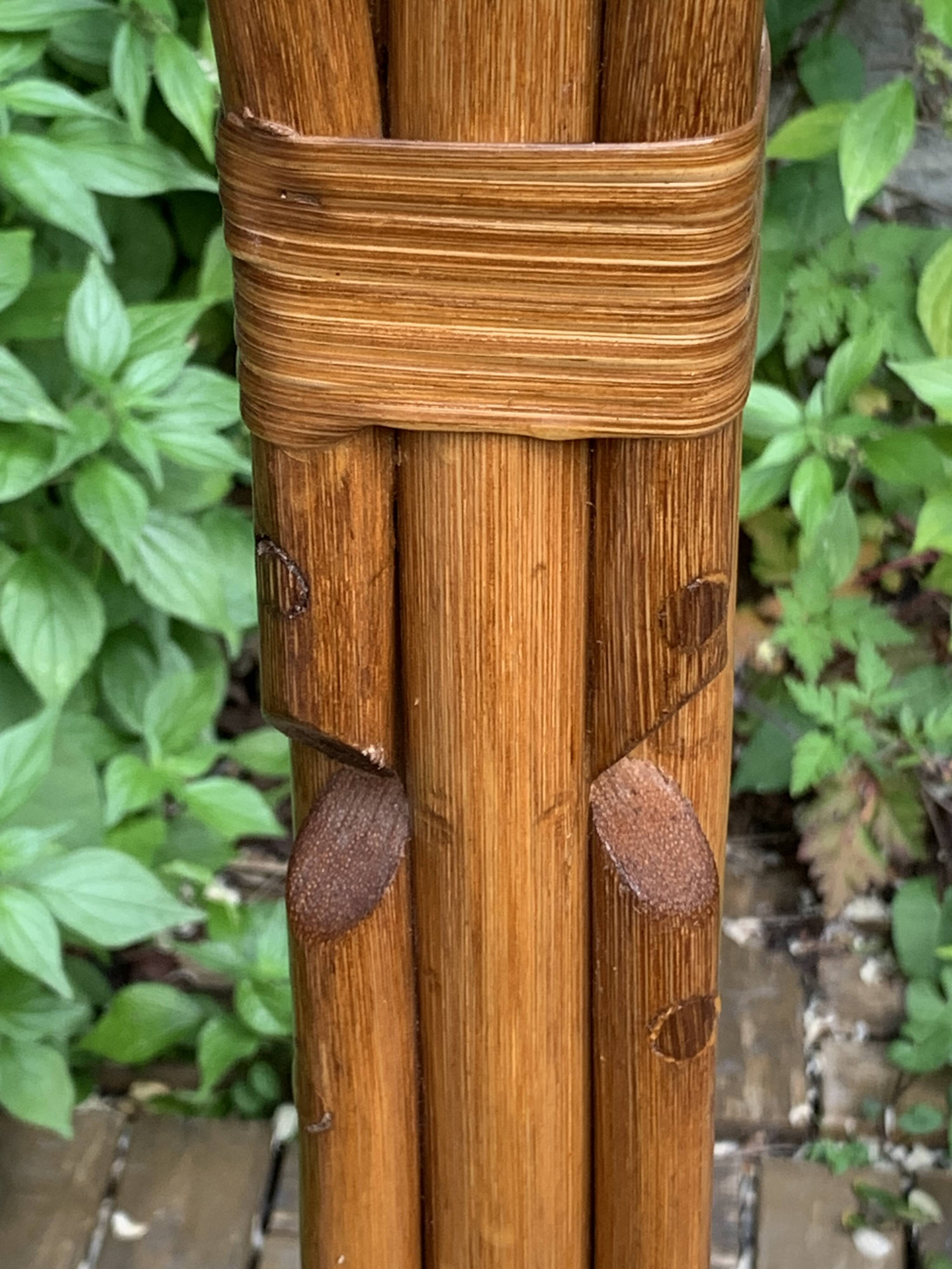 Perroquet portemanteau en rotin vintage 1970