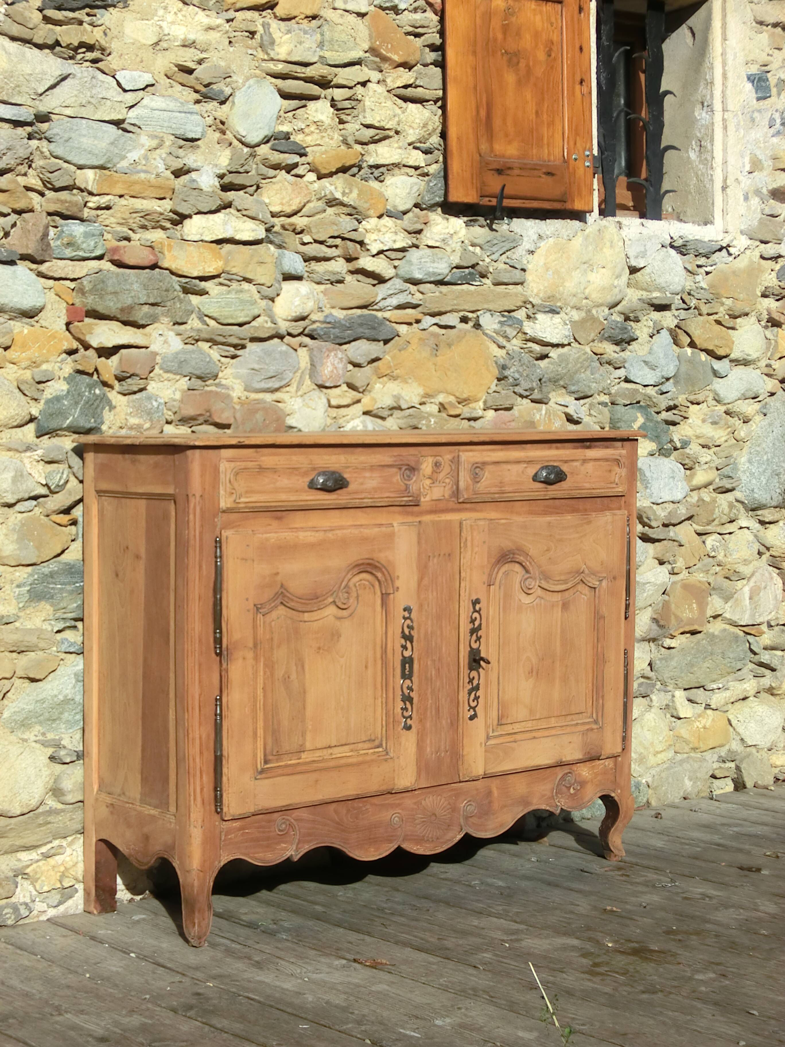 Antique solid wood country sideboard - Louis XV style