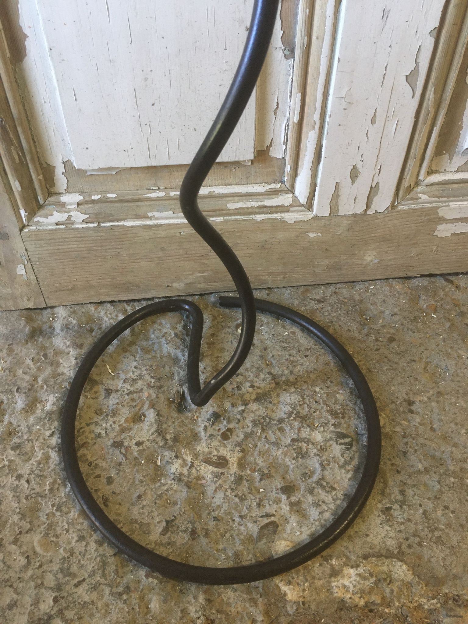 Vase/soliflore de sol sur pied en métal
