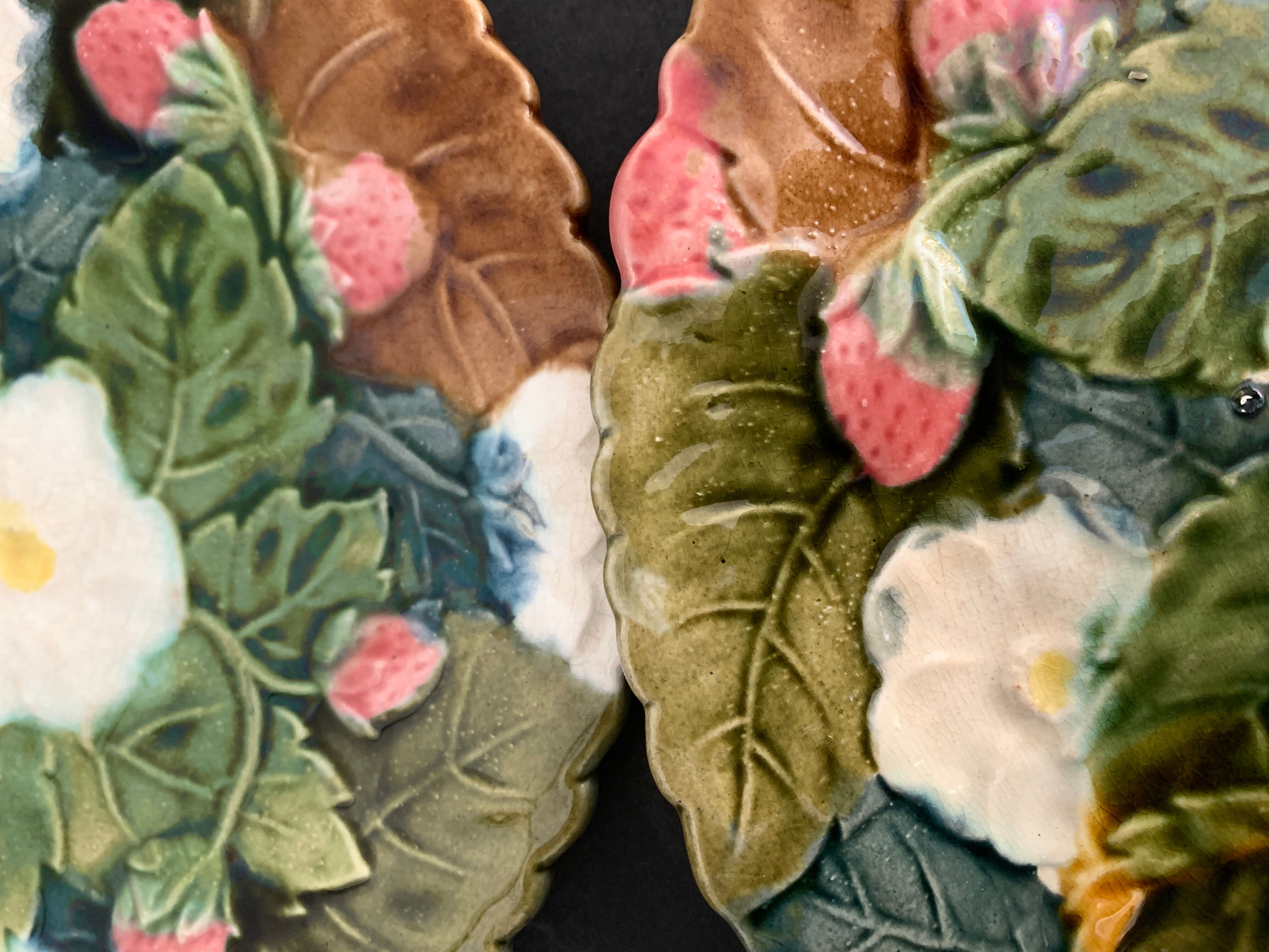 4 old and numbered dessert plates in slurry, strawberry model