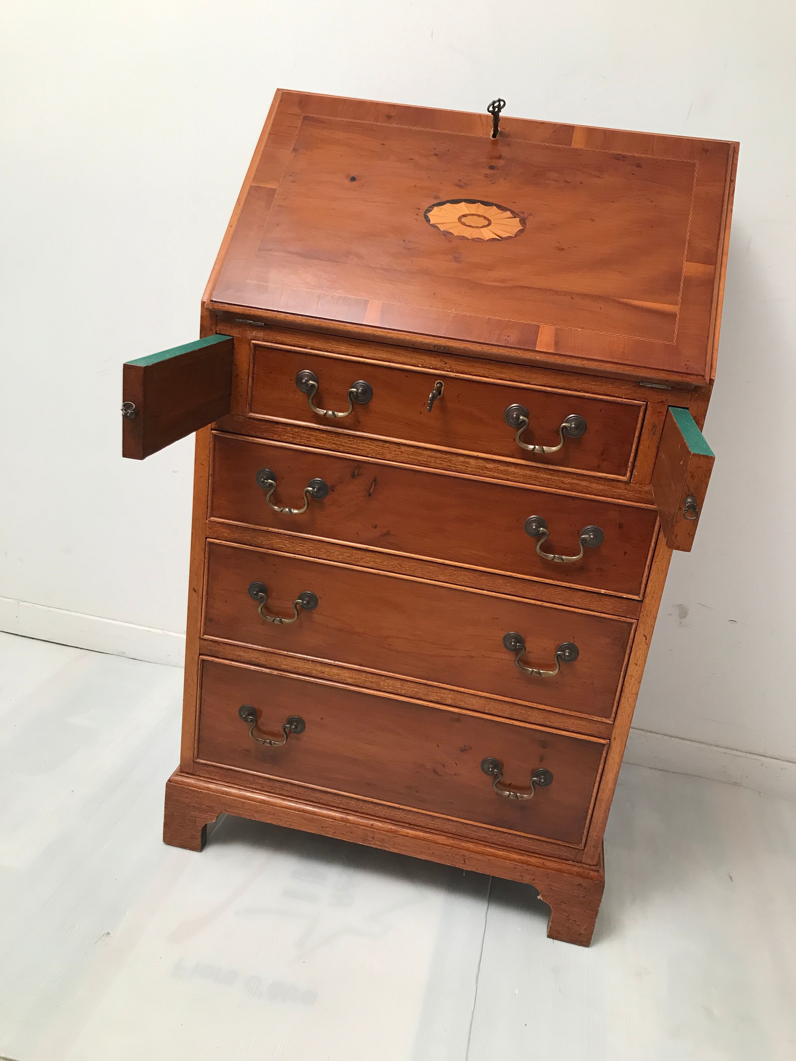 Donkey back secretary in English marquetry 1900s
