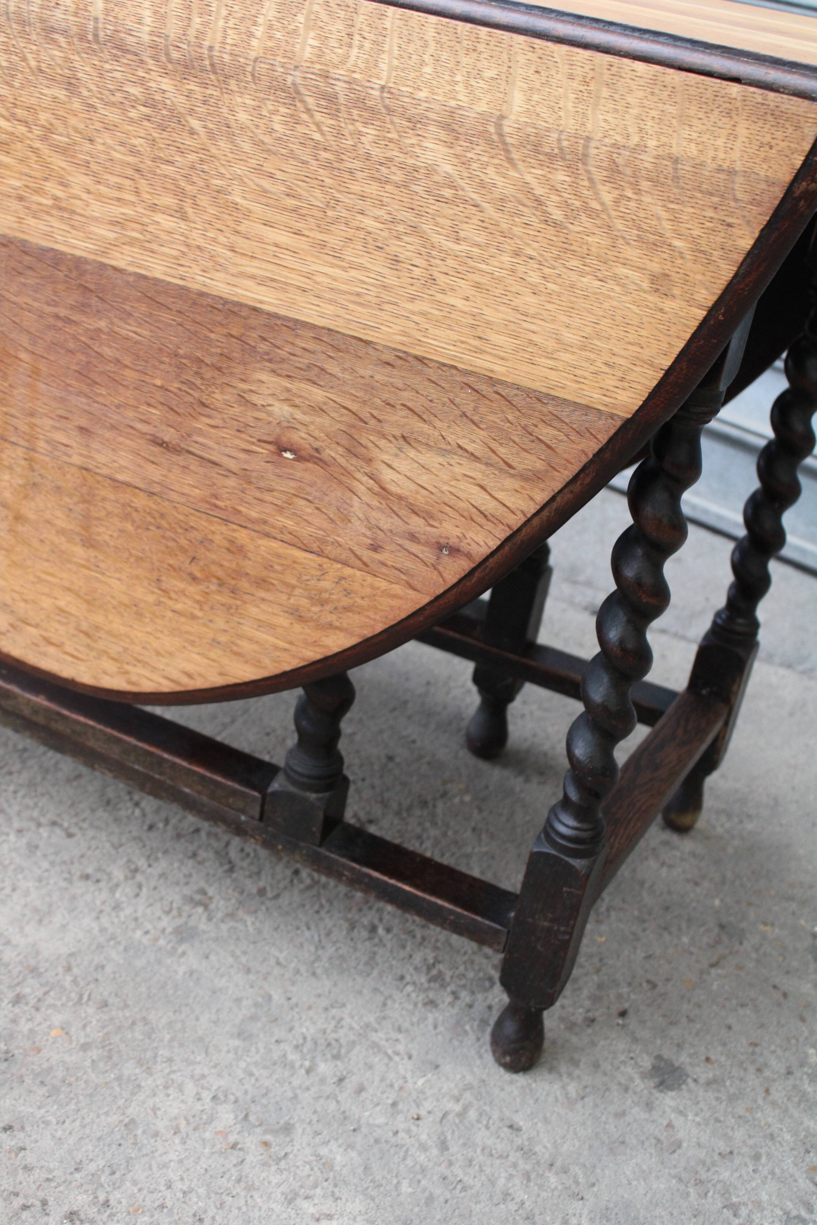 oval folding table