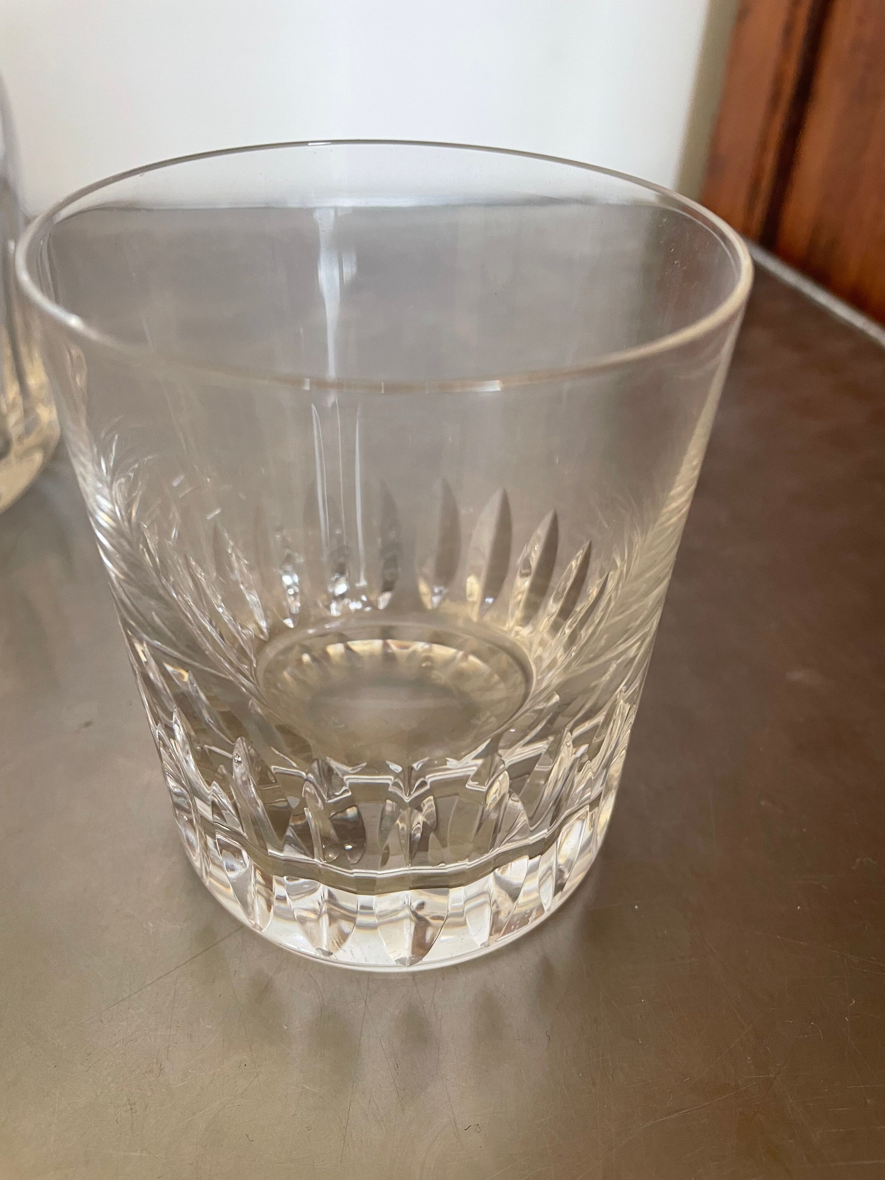 Whisky decanter and its 3 crystal glasses St Louis