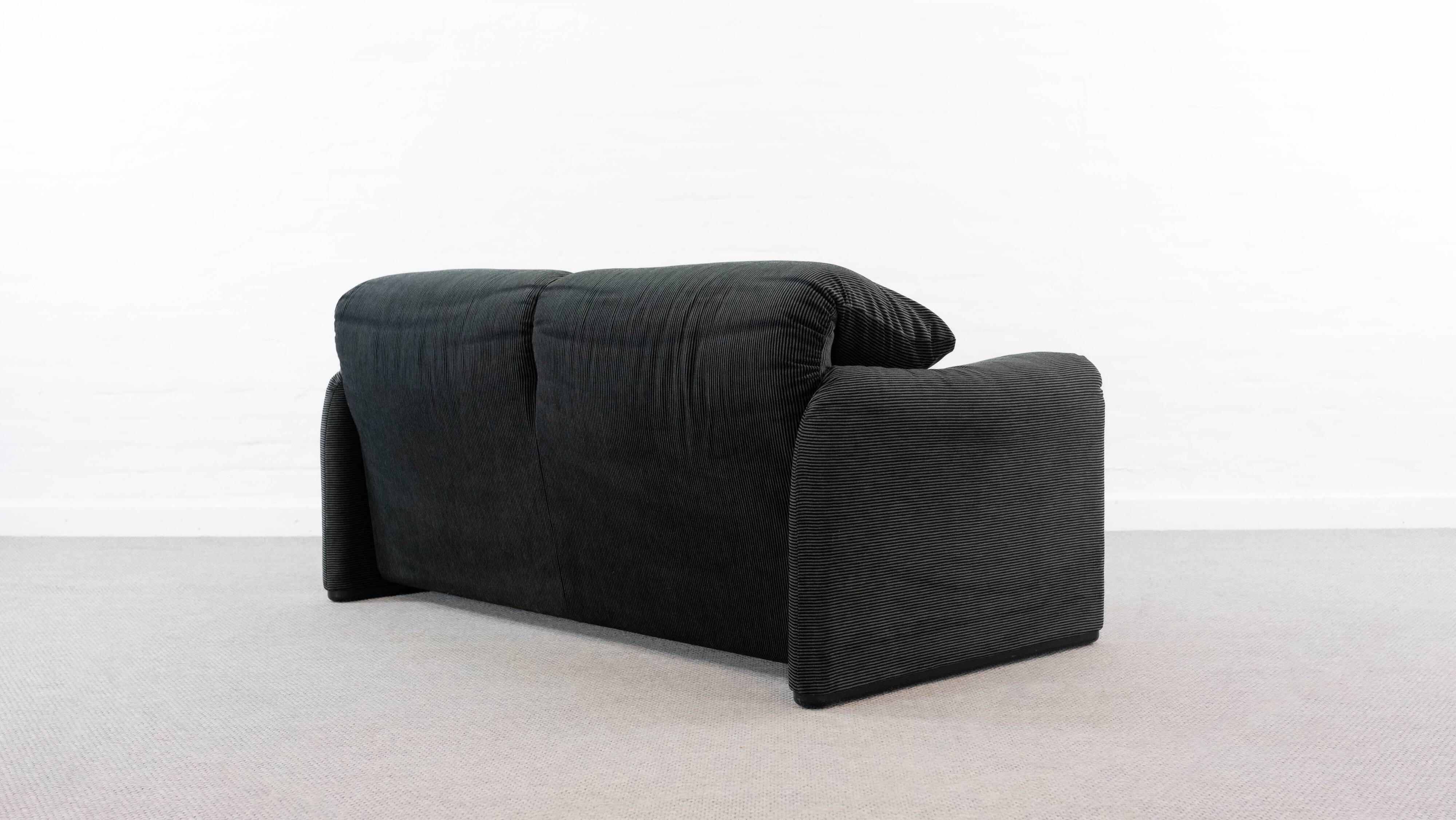 CASSINA MARALUNGA 2-SEAT SOFA BY VICO MAGISTRETTI