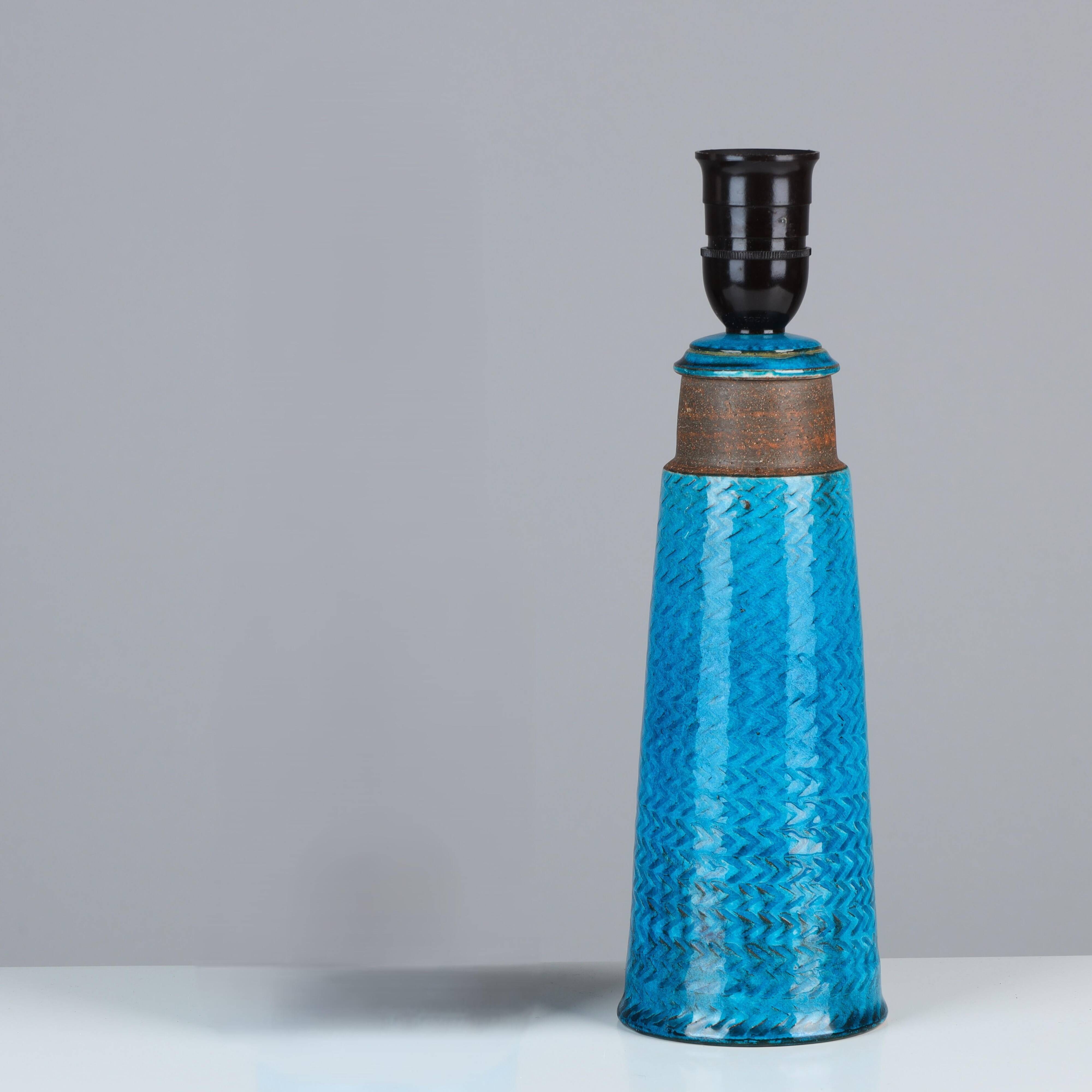 Nils Kahler table lamp in ceramic by Herman A. Kähler, Denmark, 1960 signed.