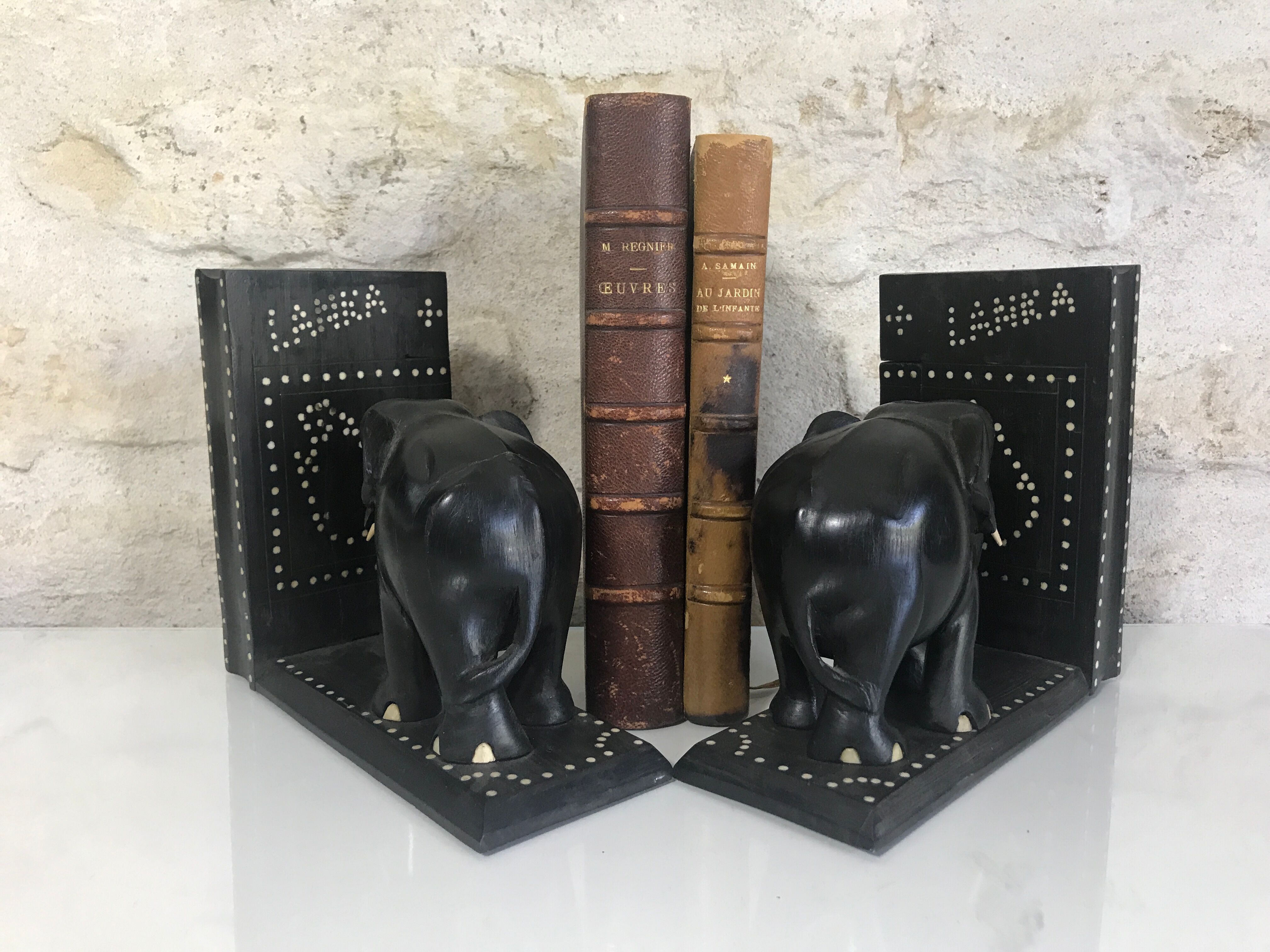 Serre-Livres éléphants en bois noirci vers 1930
