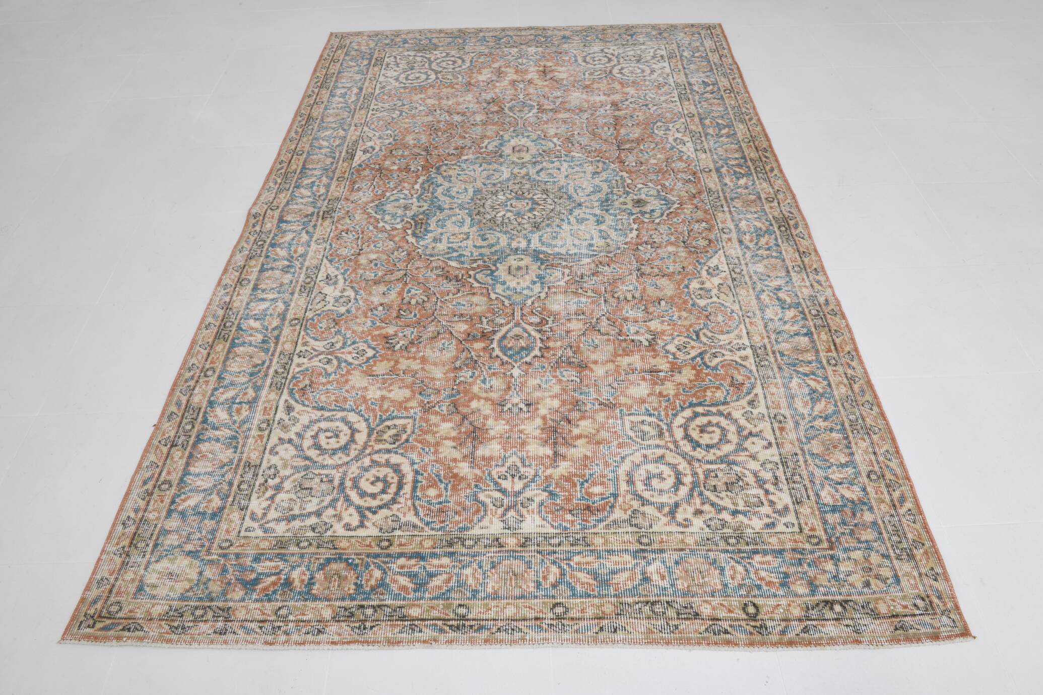 Tapis Persan Ancien – Fait Main Vintage à Médaillon, Tons Bleu et Brique