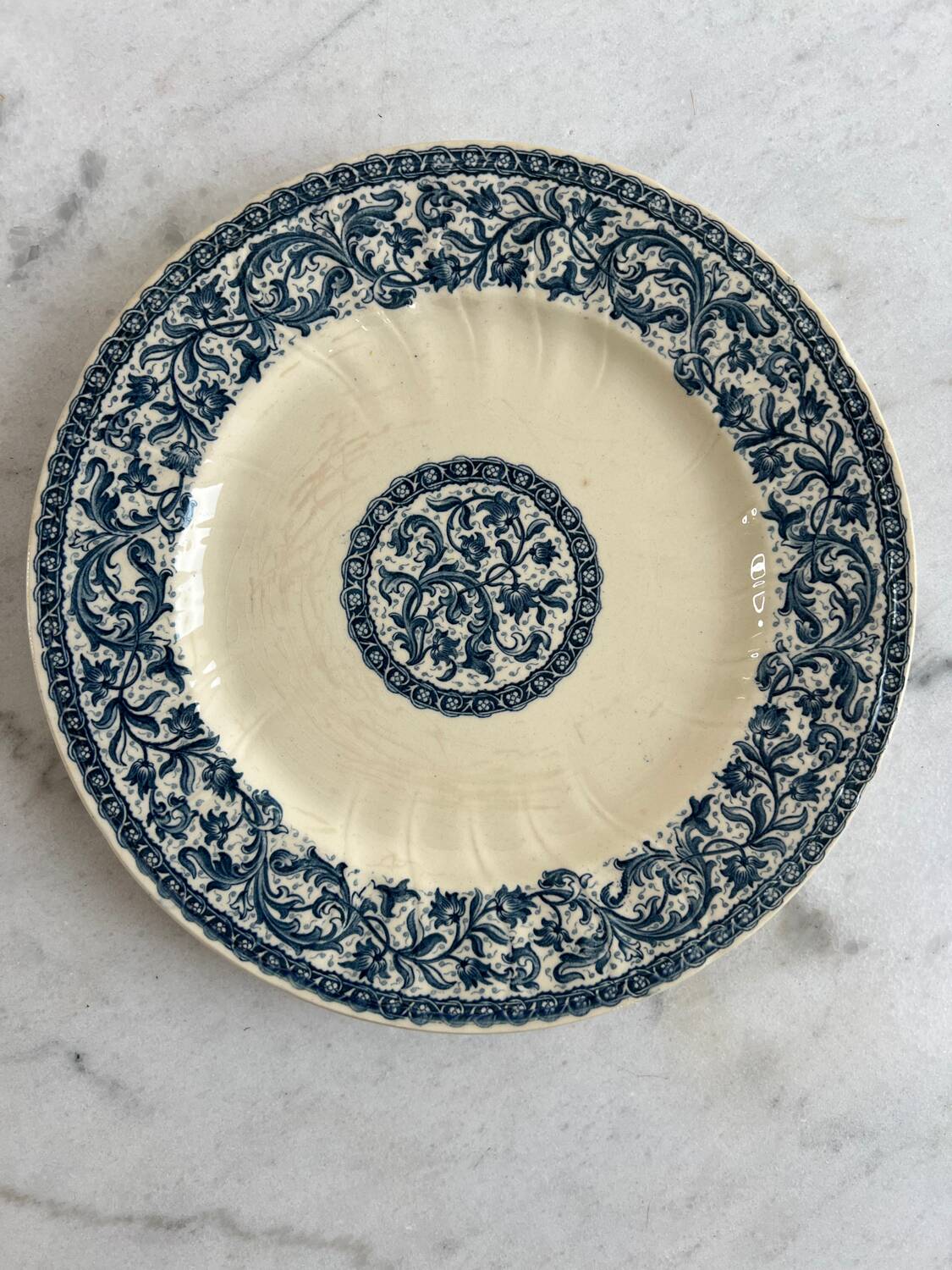 Gien flat plates 1937 Garlands