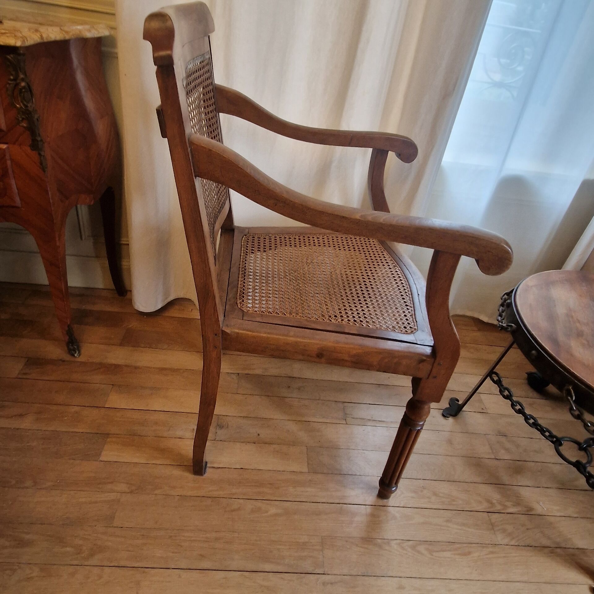 Ancien siège de coiffeur ou barbier