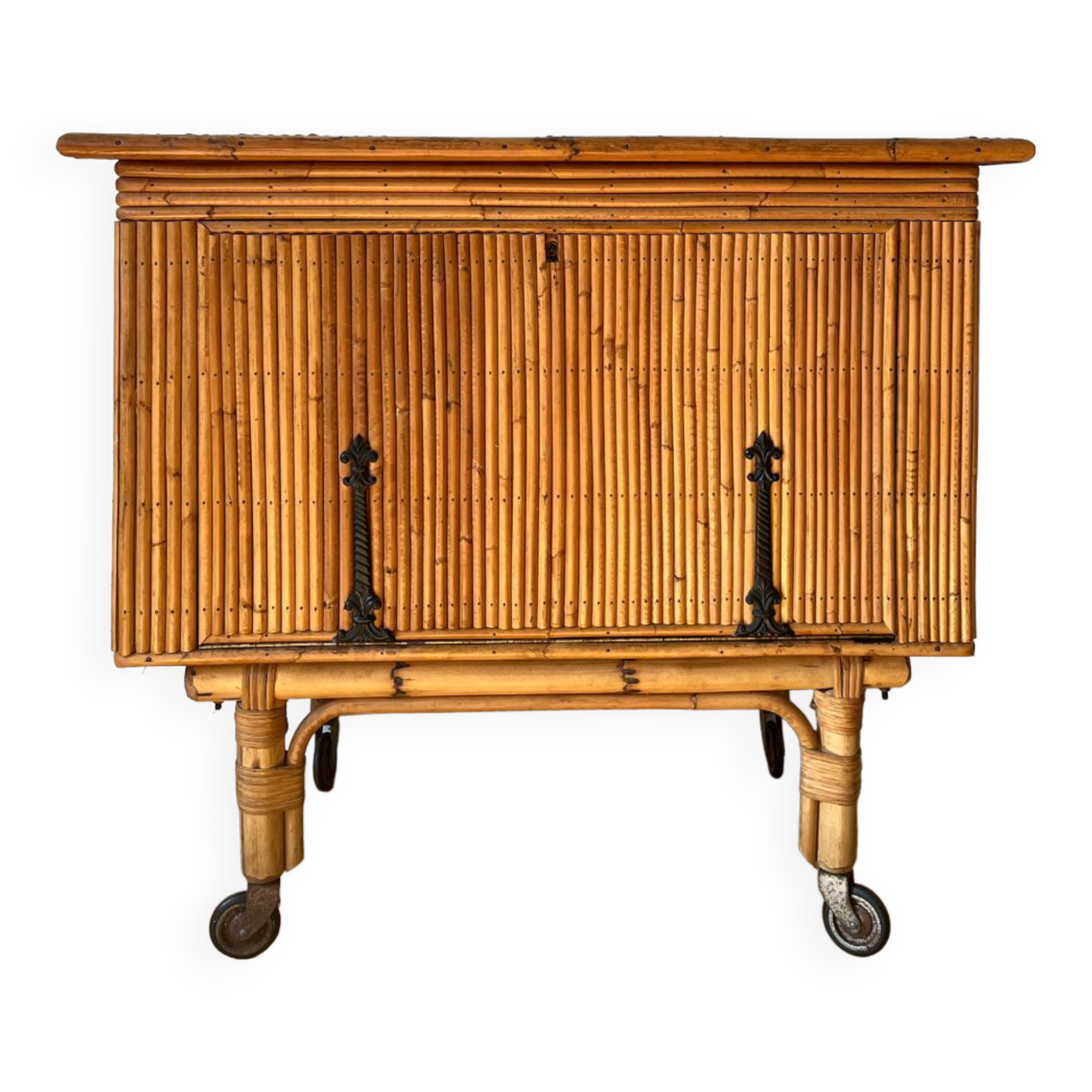 Vintage rattan bar furniture