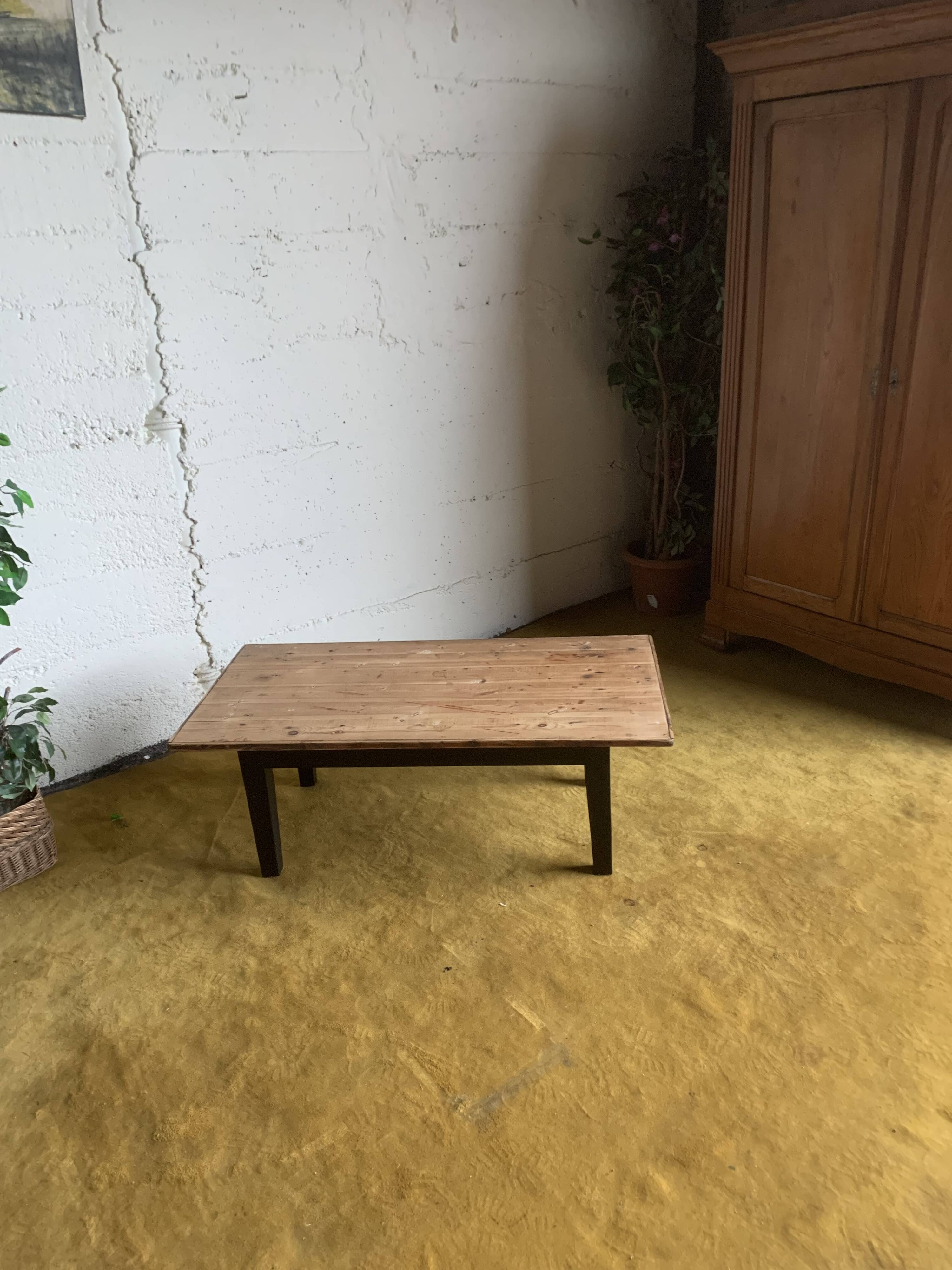 Country coffee table