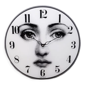 horloge murale en verre