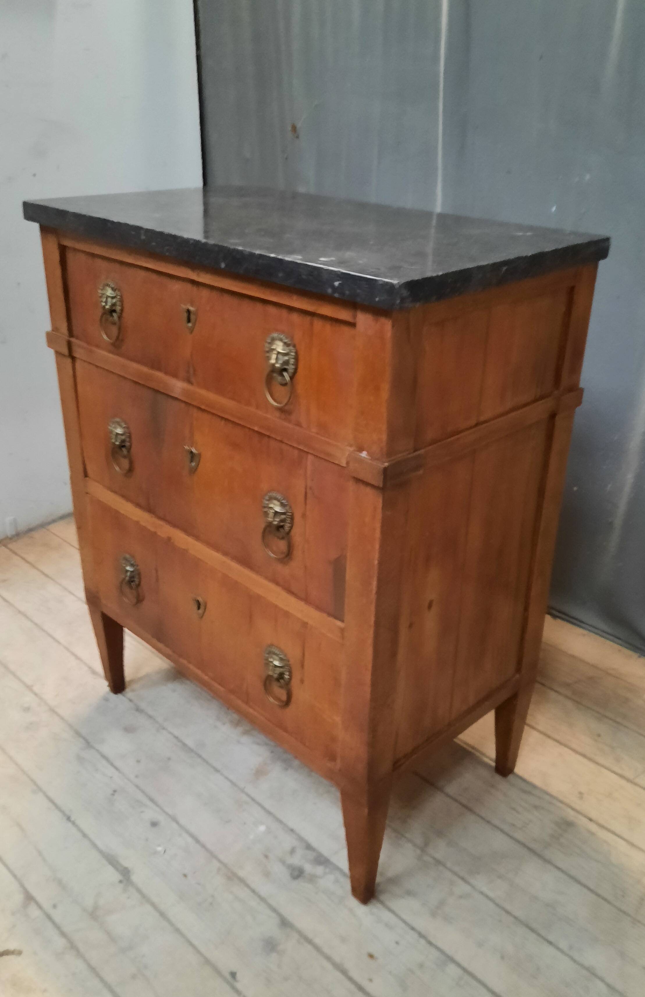 Directory chest of drawers