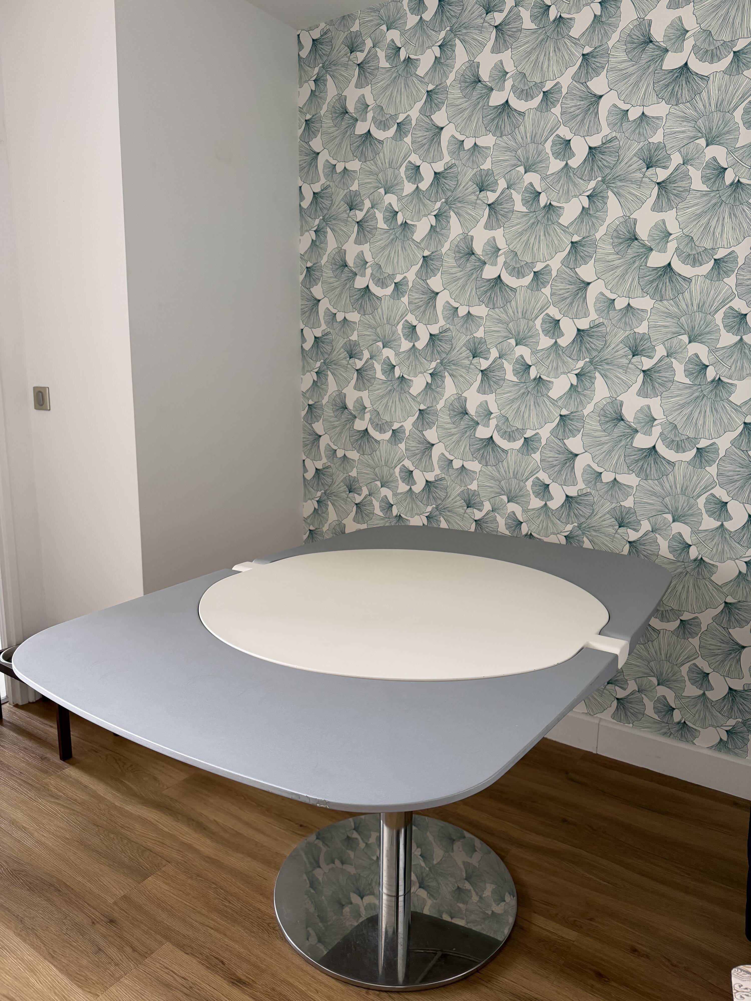 Extendable table design