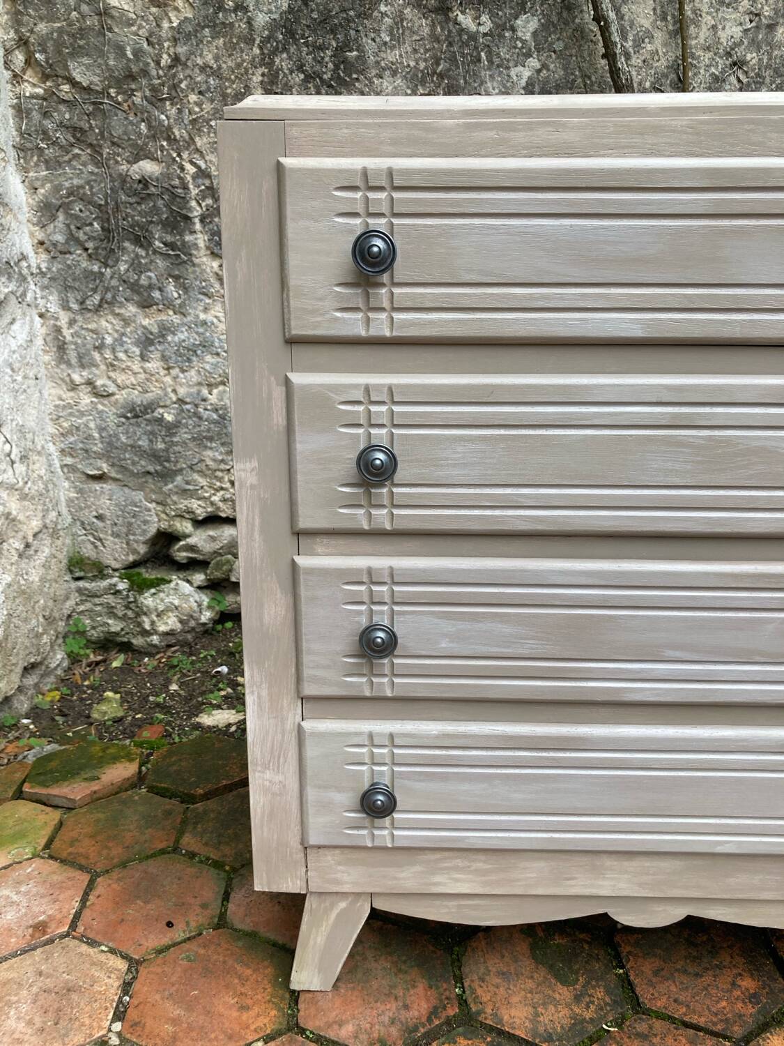 Vintage chest of drawers