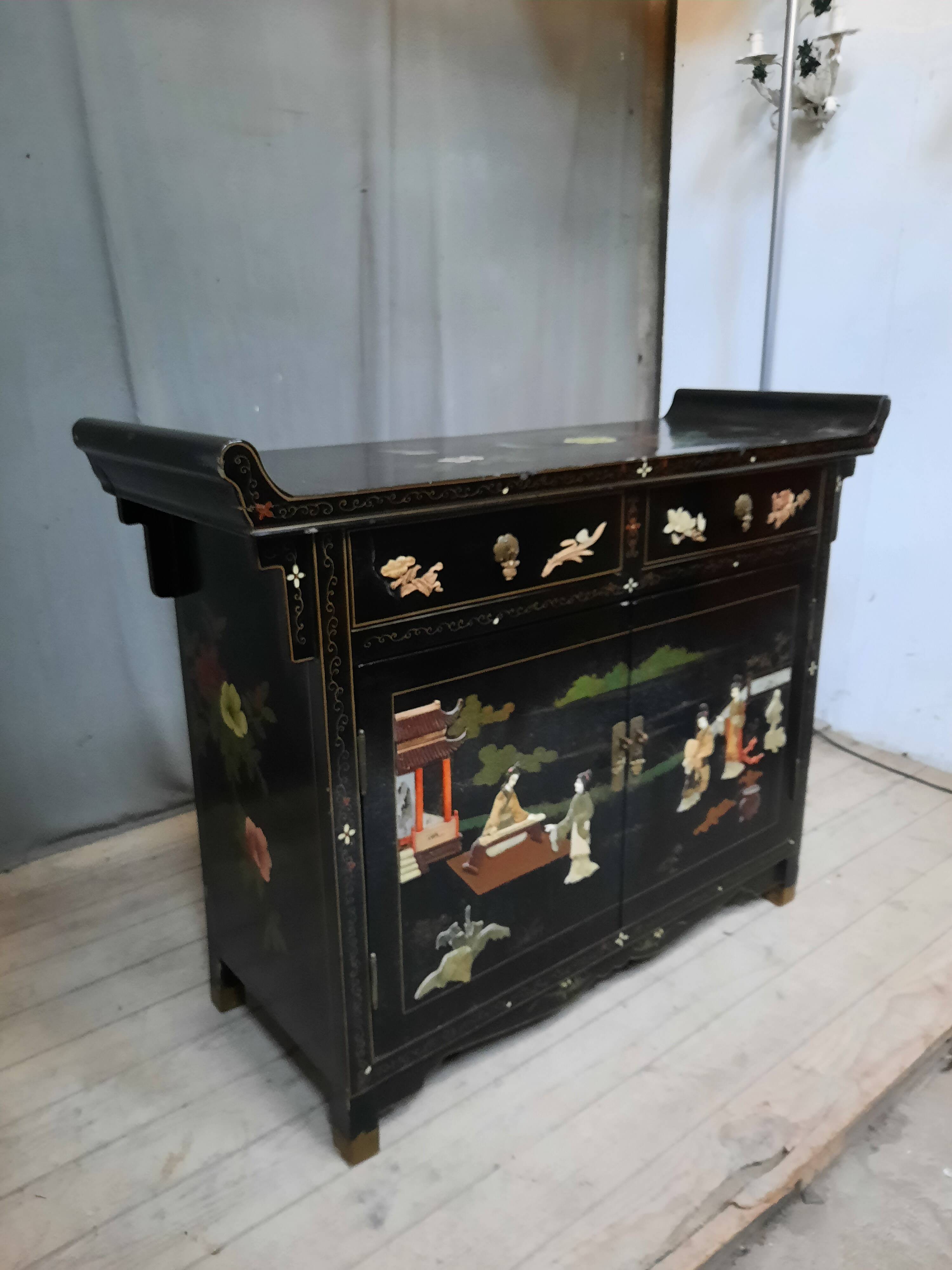 Chinese storage unit