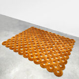 Tapisserie en forme de donut au design hollandais Sabine Marcellis