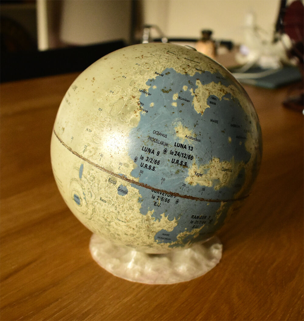 Globe "The Moon" Replogle Globes Inc. Chicago USA 1966
