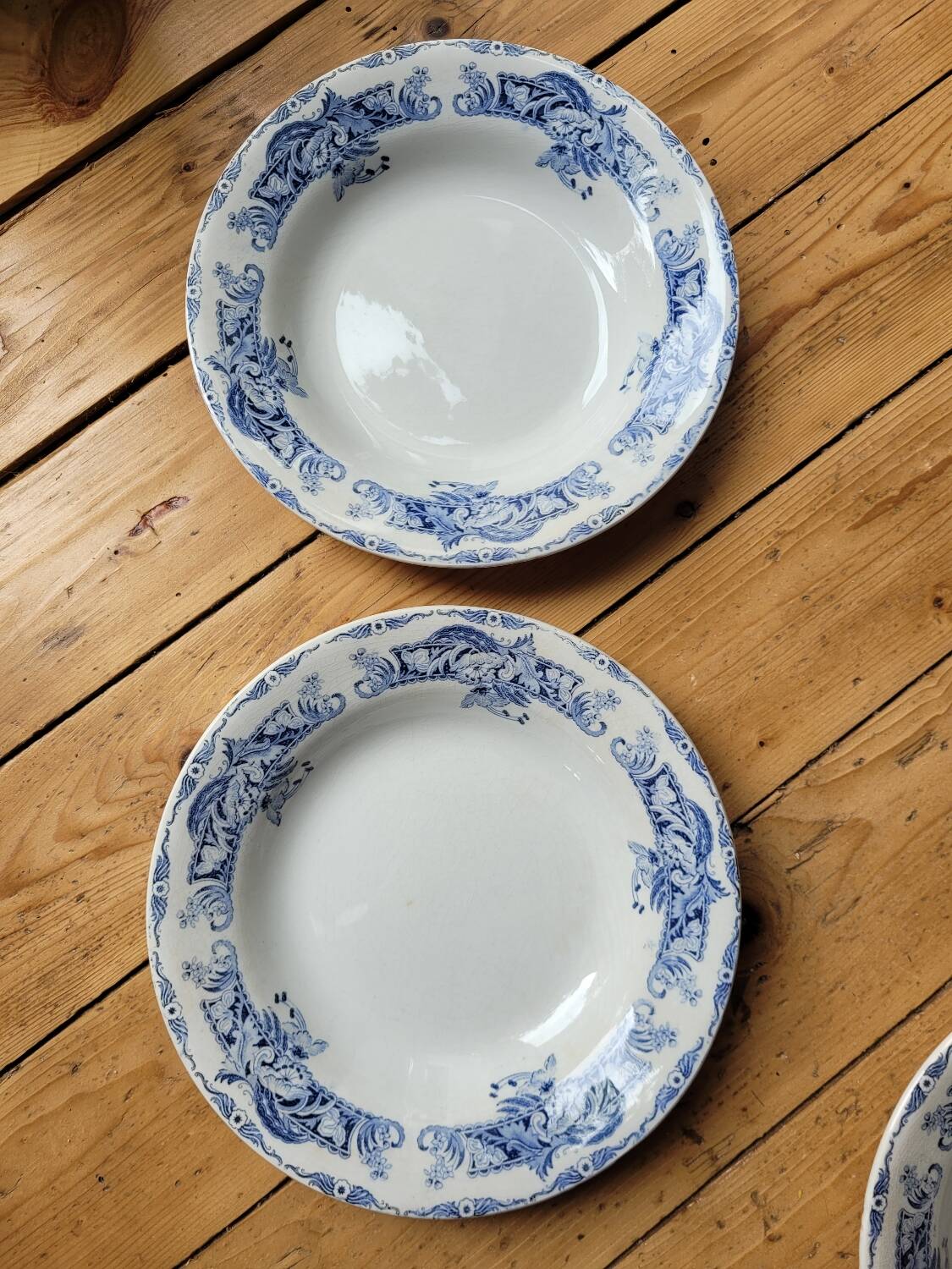 9 Ceylan soup plates from Creil and Montereau Labrador