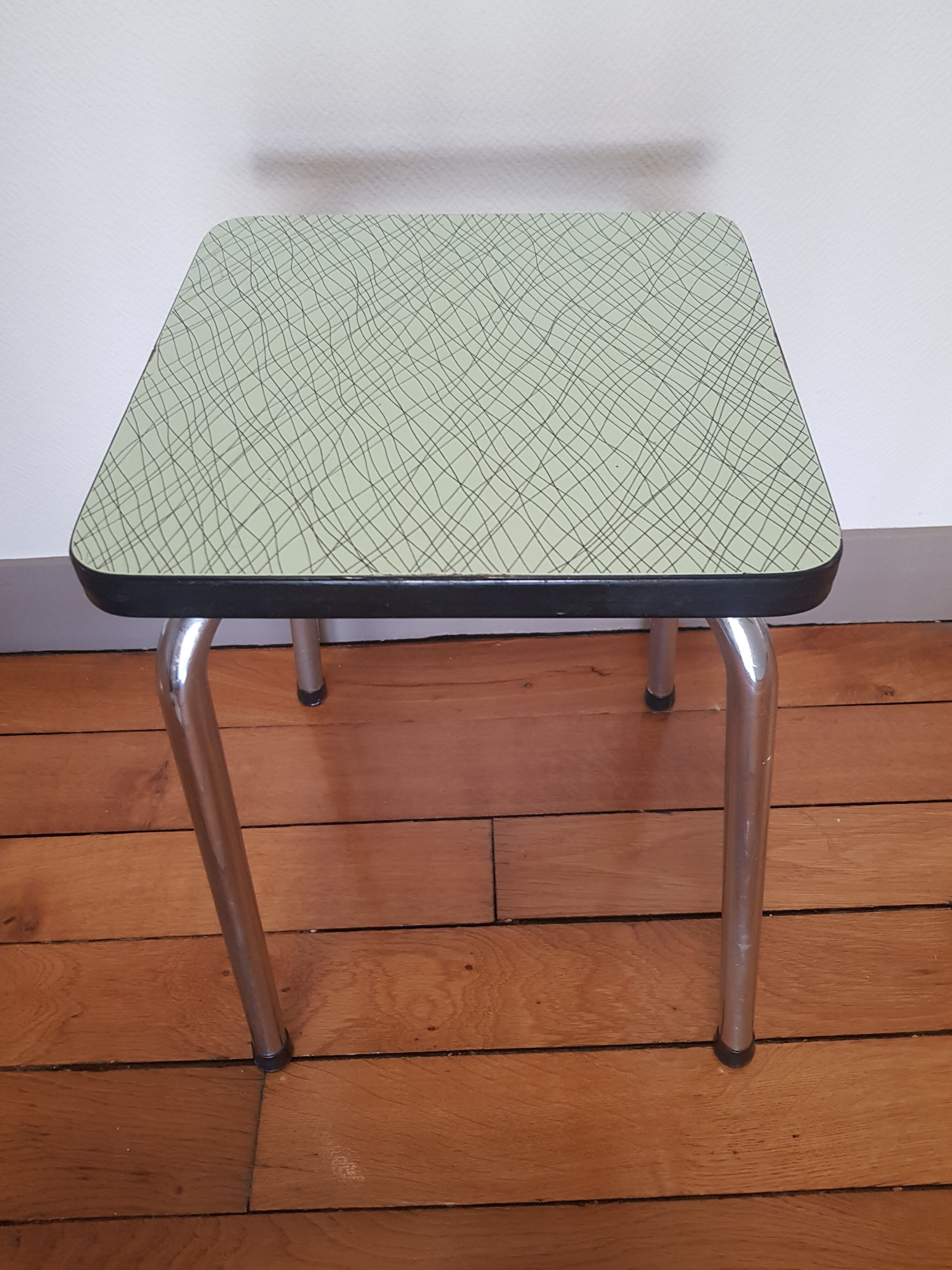 Formica Tabouret