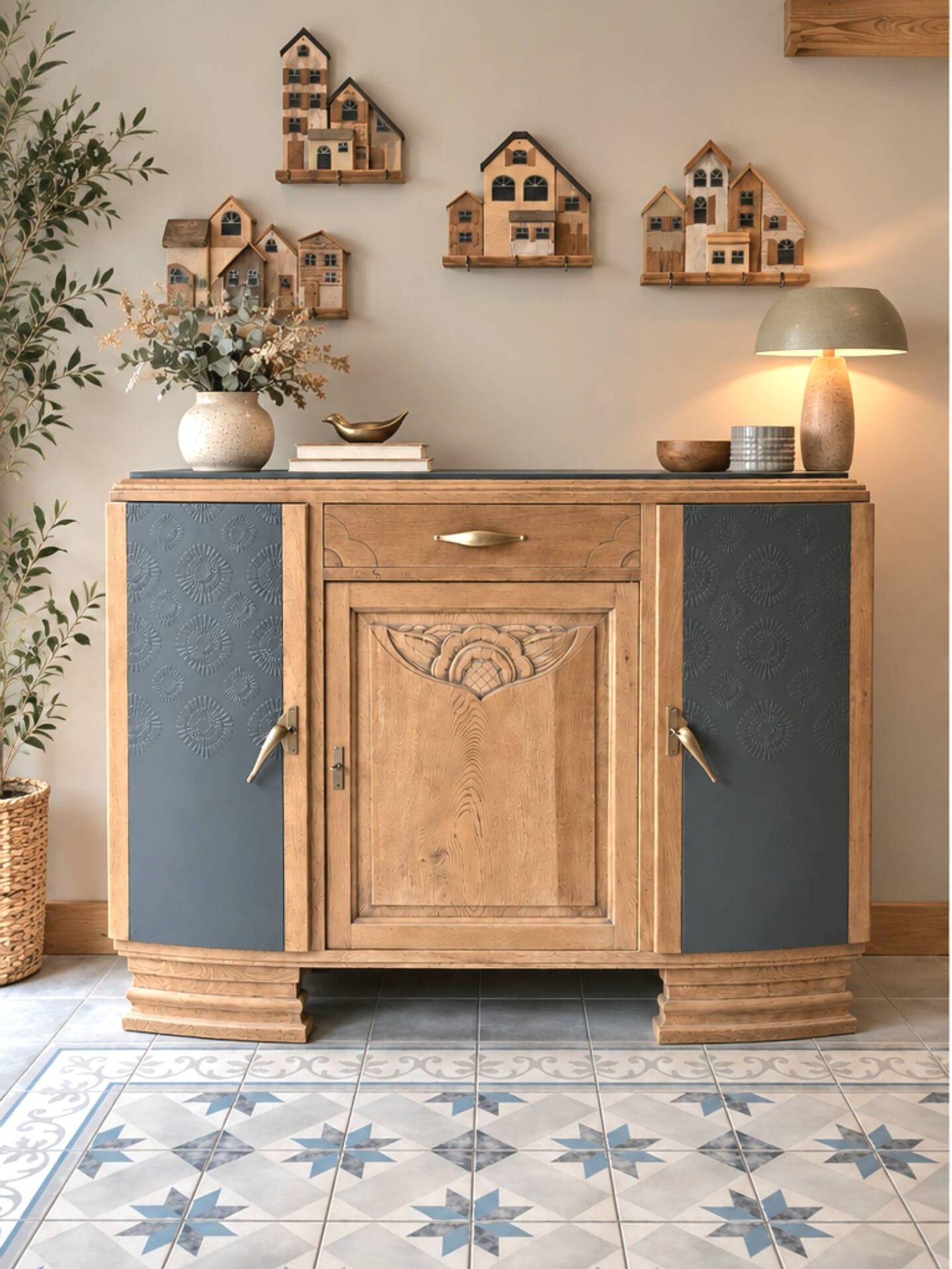 Art Deco buffet in oak and anthracite.