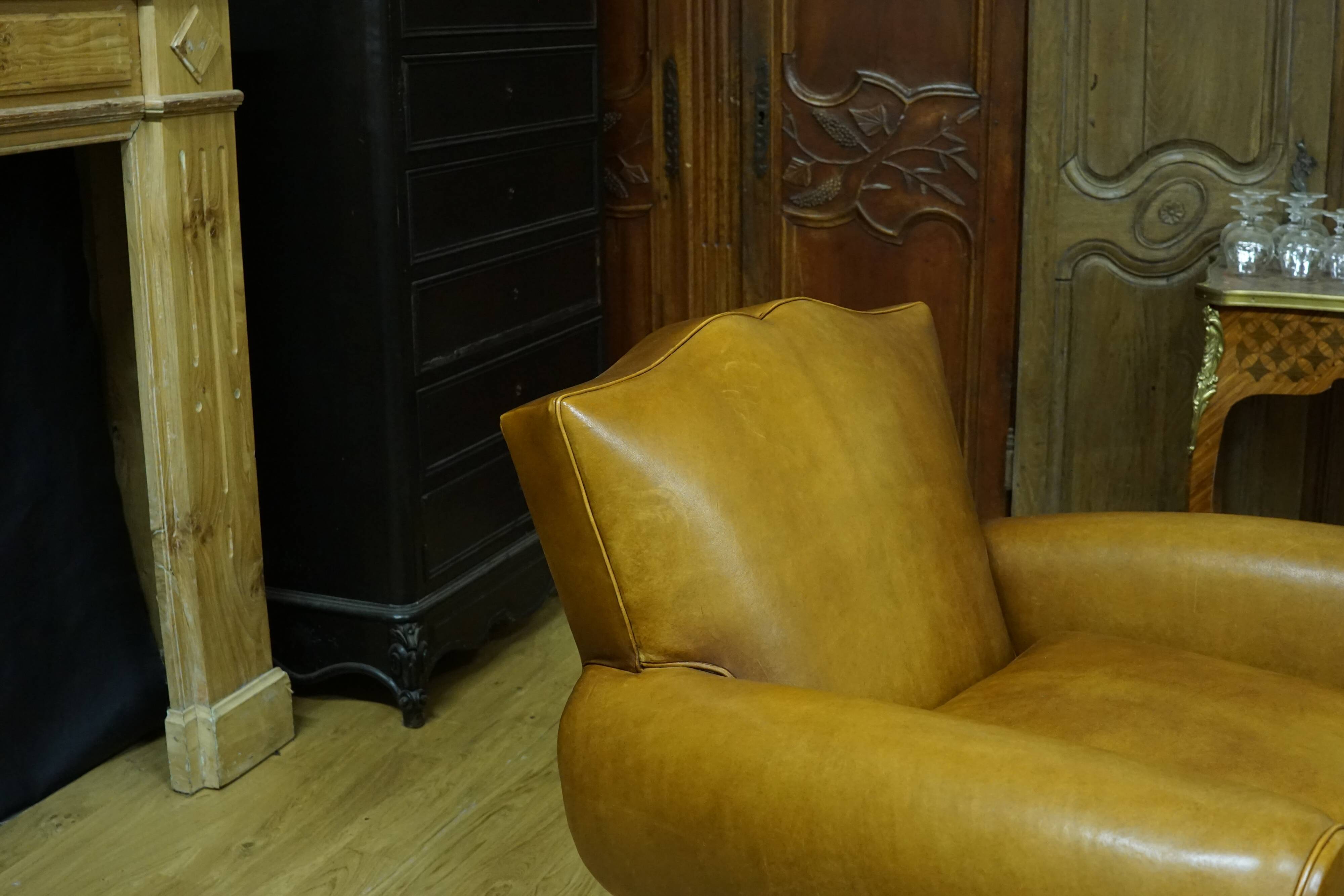 Moustache club chair