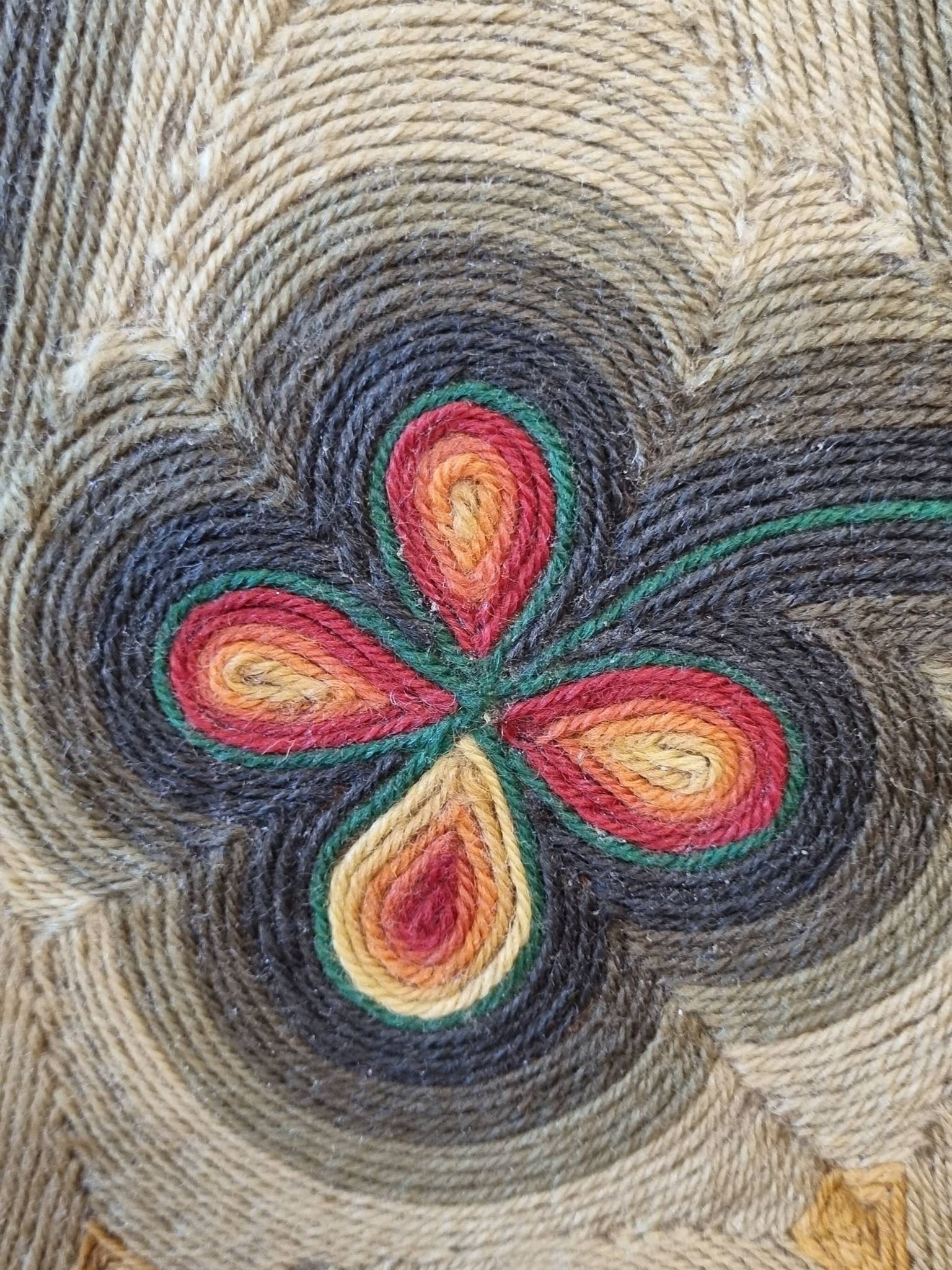 Screen decorated with wool threads, “Huichol” art, Sofia Ribeira, 124 cm