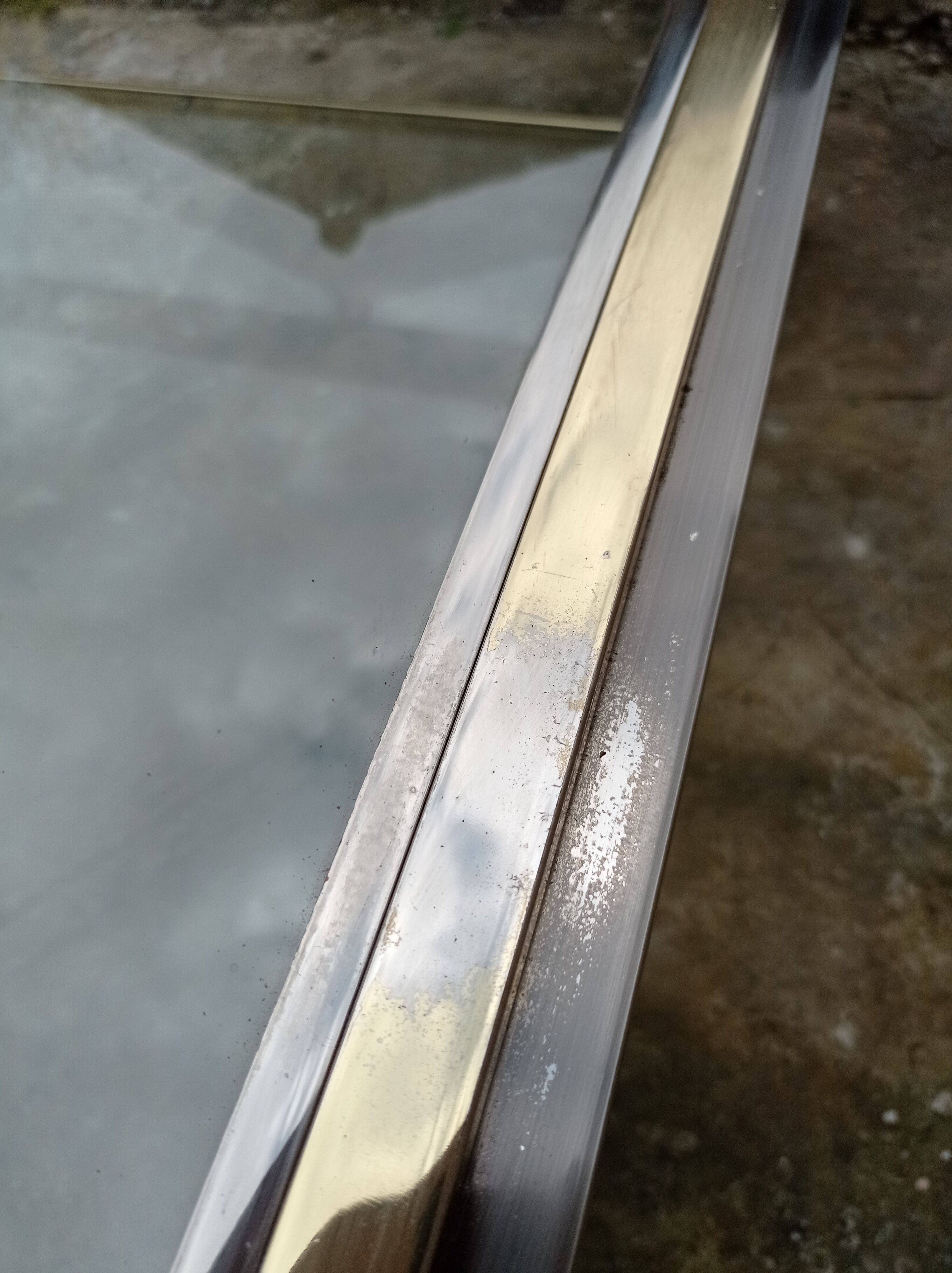 Table basse verre et chrome