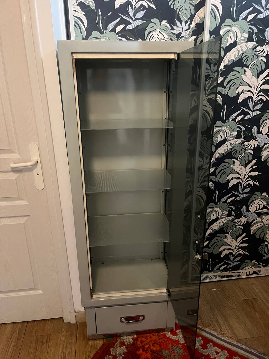 Medical showcase, 60s-70s